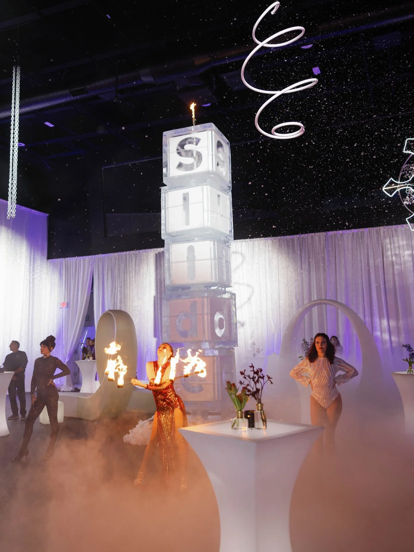 When fire and ice battle it out 🔥🧊
&mdash;&mdash;&mdash;
📸 @lucid.mediagroup @max_global_media @dolceamor.co @rubeshoots 
&mdash;&mdash;&mdash;
#oroeventco