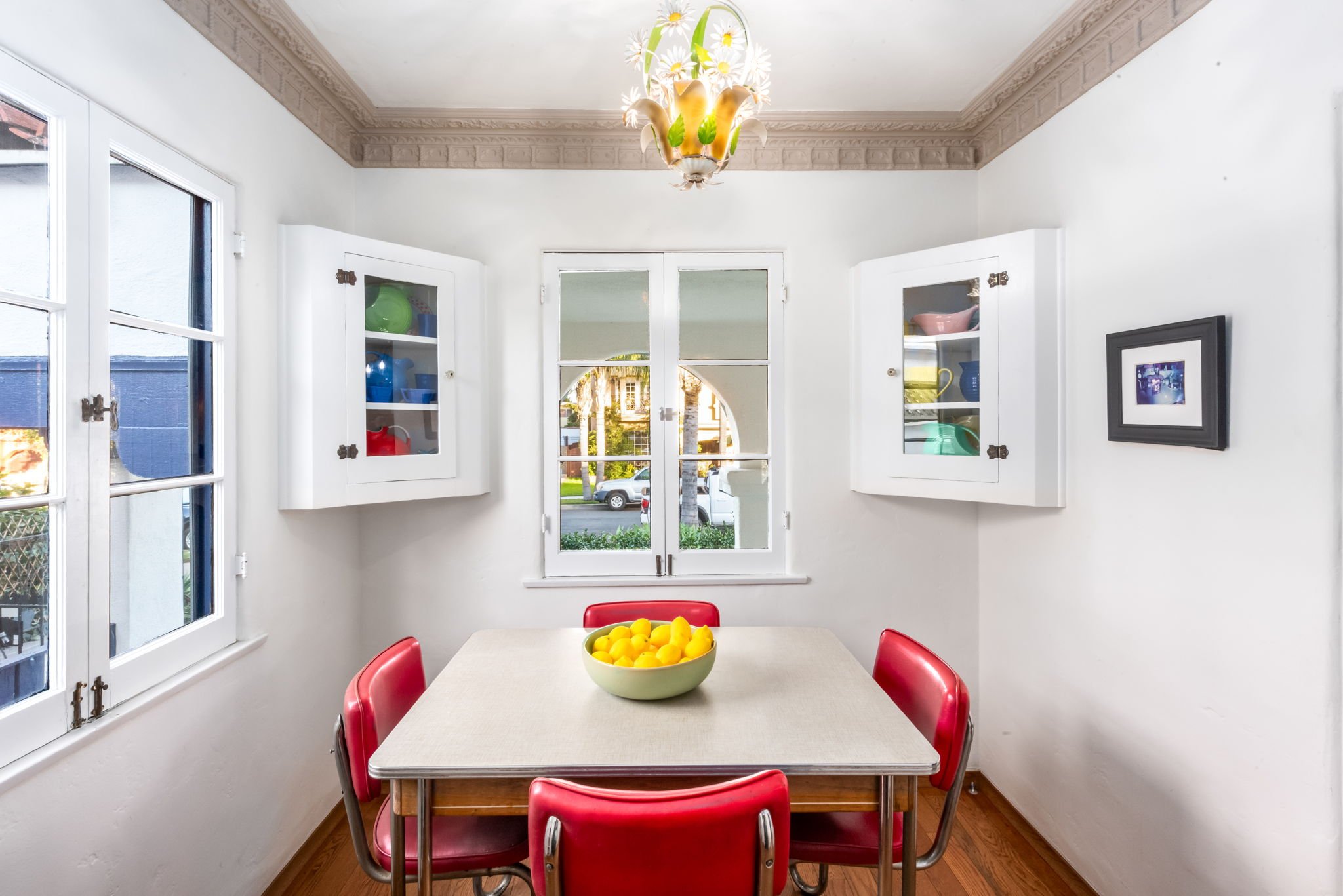 20-web-or-mls-2341 S Holt-021.jpg