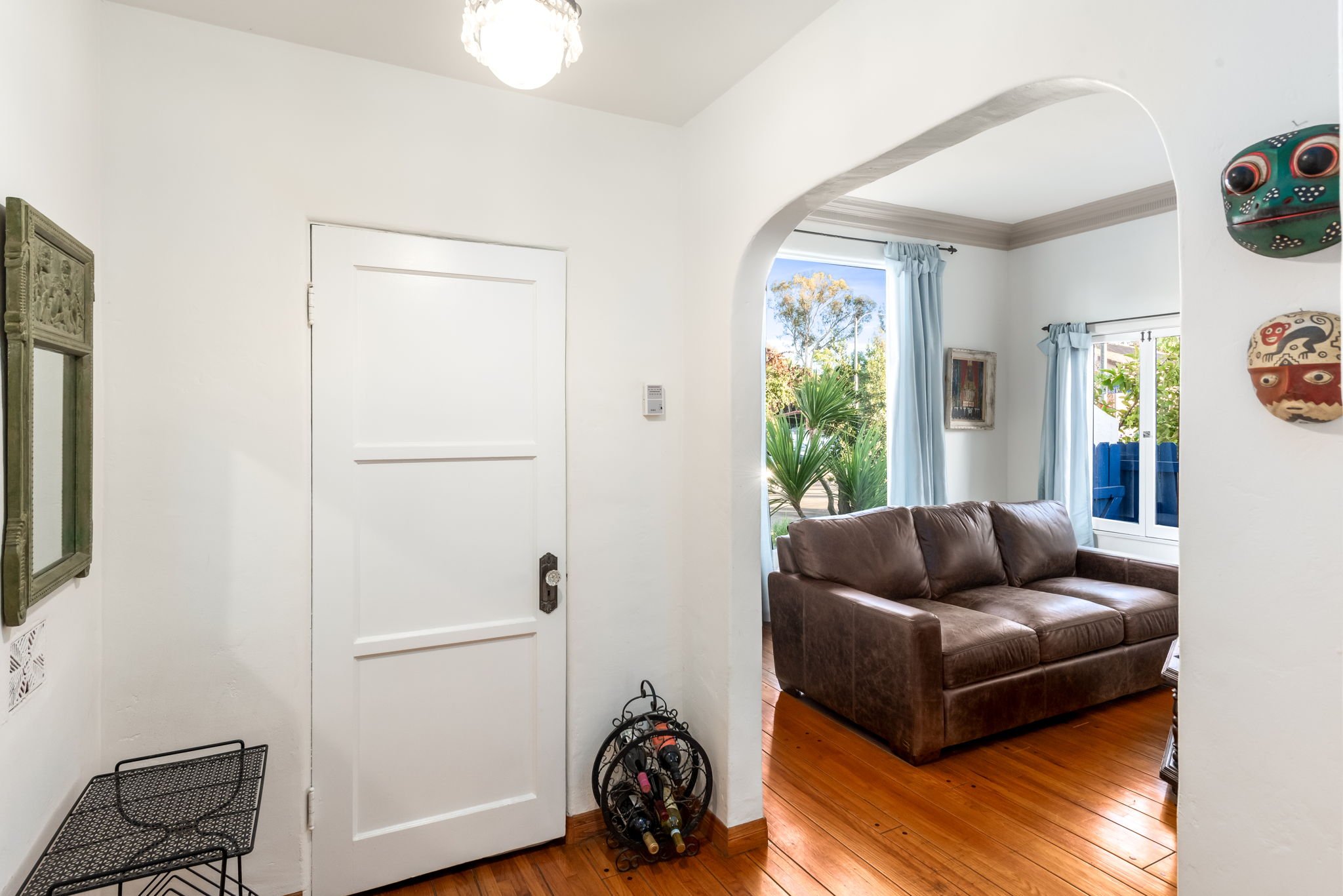 9-web-or-mls-2341 S Holt-010.jpg