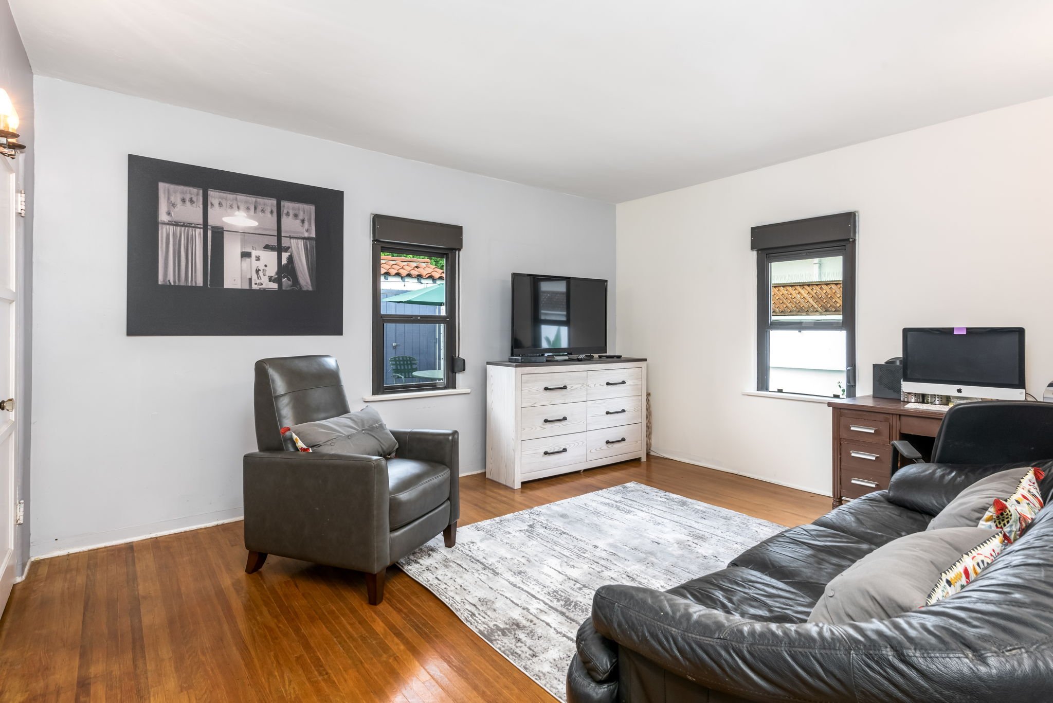 32-web-or-mls-2341 S Holt-033.jpg