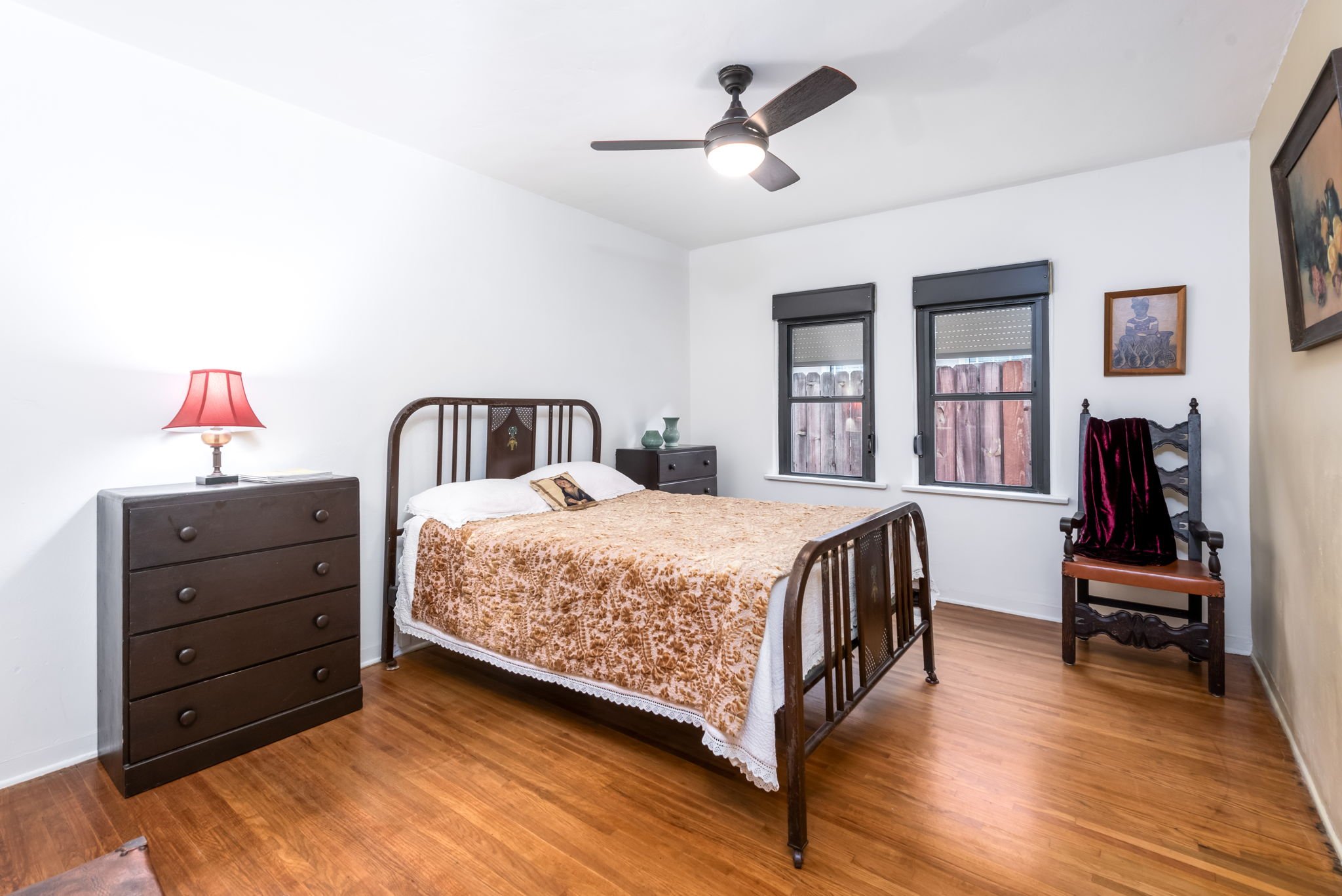 31-web-or-mls-2341 S Holt-032.jpg