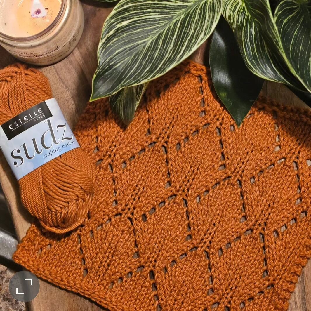 Just a little reminder that our first YOD monthly cast is this Friday, January 19th, at 6pm.
Join us in knitting Garlene's @thekitchensinkshop Belgian Waffle Dishcloth, January's YOD pattern.

This month's pattern includes the following stitches;
Kni