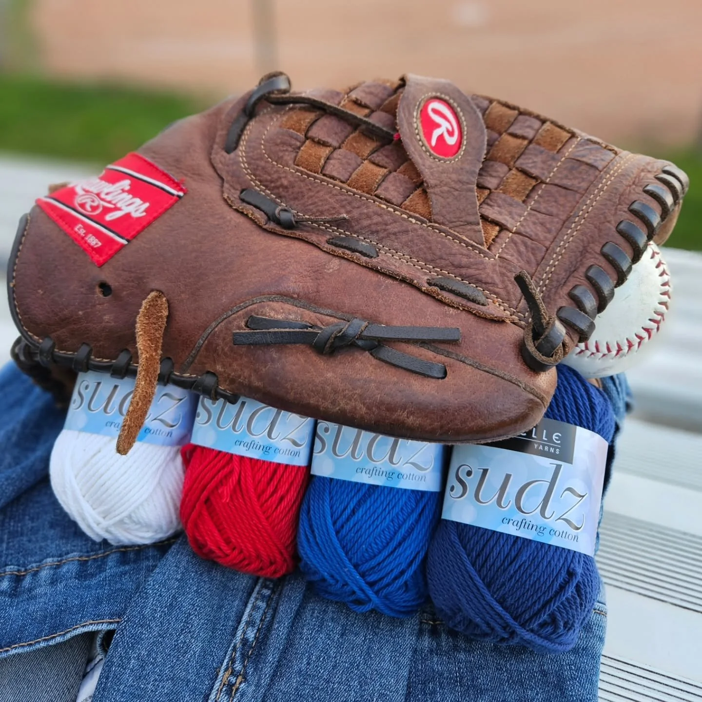Blue Jays inspired sudz yarn packs have arrived...and the timing couldn't be better. 

@estelleyarns has created a limited edition yarn pack featuring the 4 bold baseball themed colours of the Toronto Blue Jays. The perfect project to stitch your way