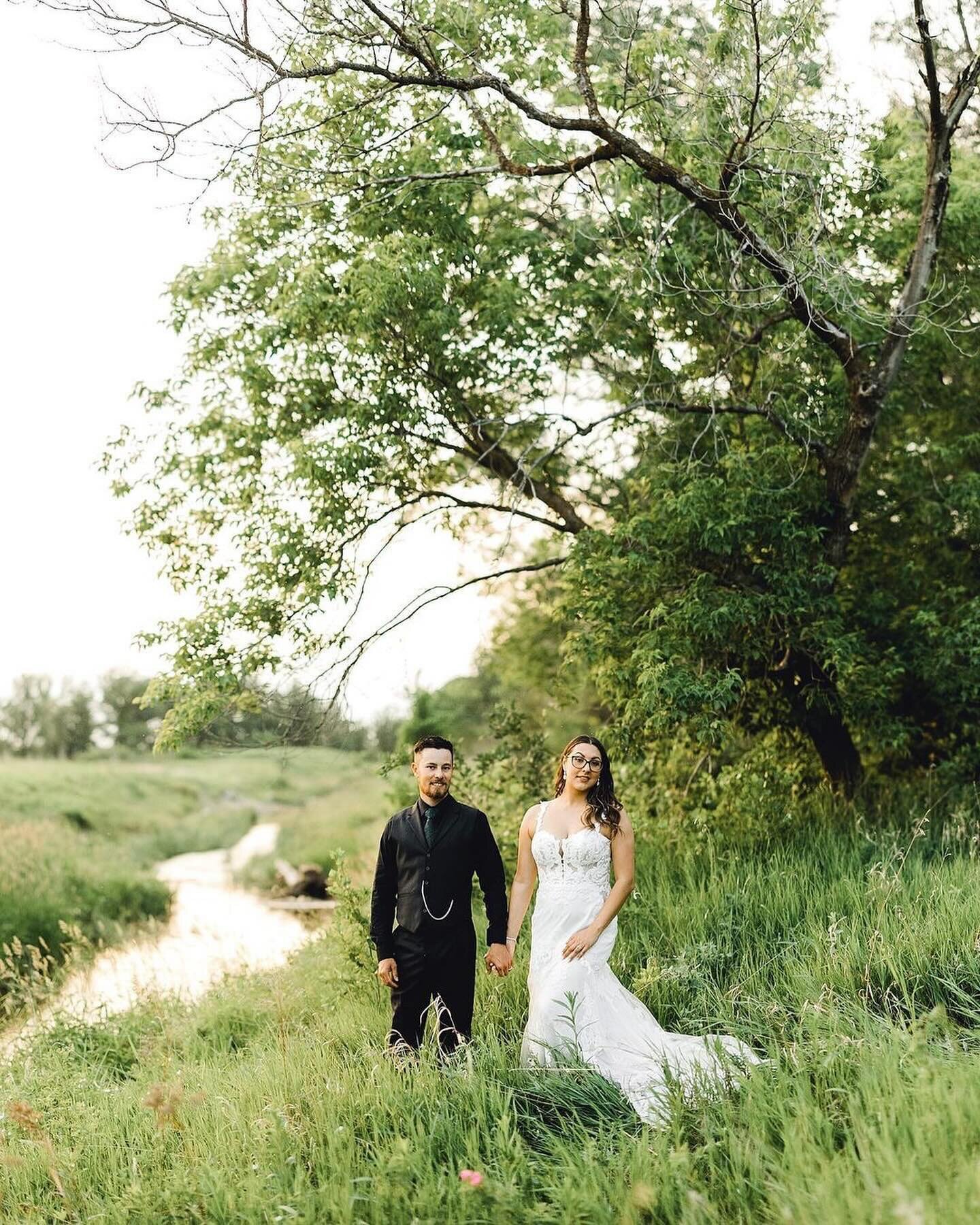 United by love, surrounded by nature&rsquo;s serenity&mdash;here&rsquo;s to the beginning of our forever💍🌾✨

Captured by the amazing @mandywrightphotography 
@triciabachewichevents
@hawthornestates
@logicfilmsca
@houseofsilkwpg 
@hairby.olga
@bliss