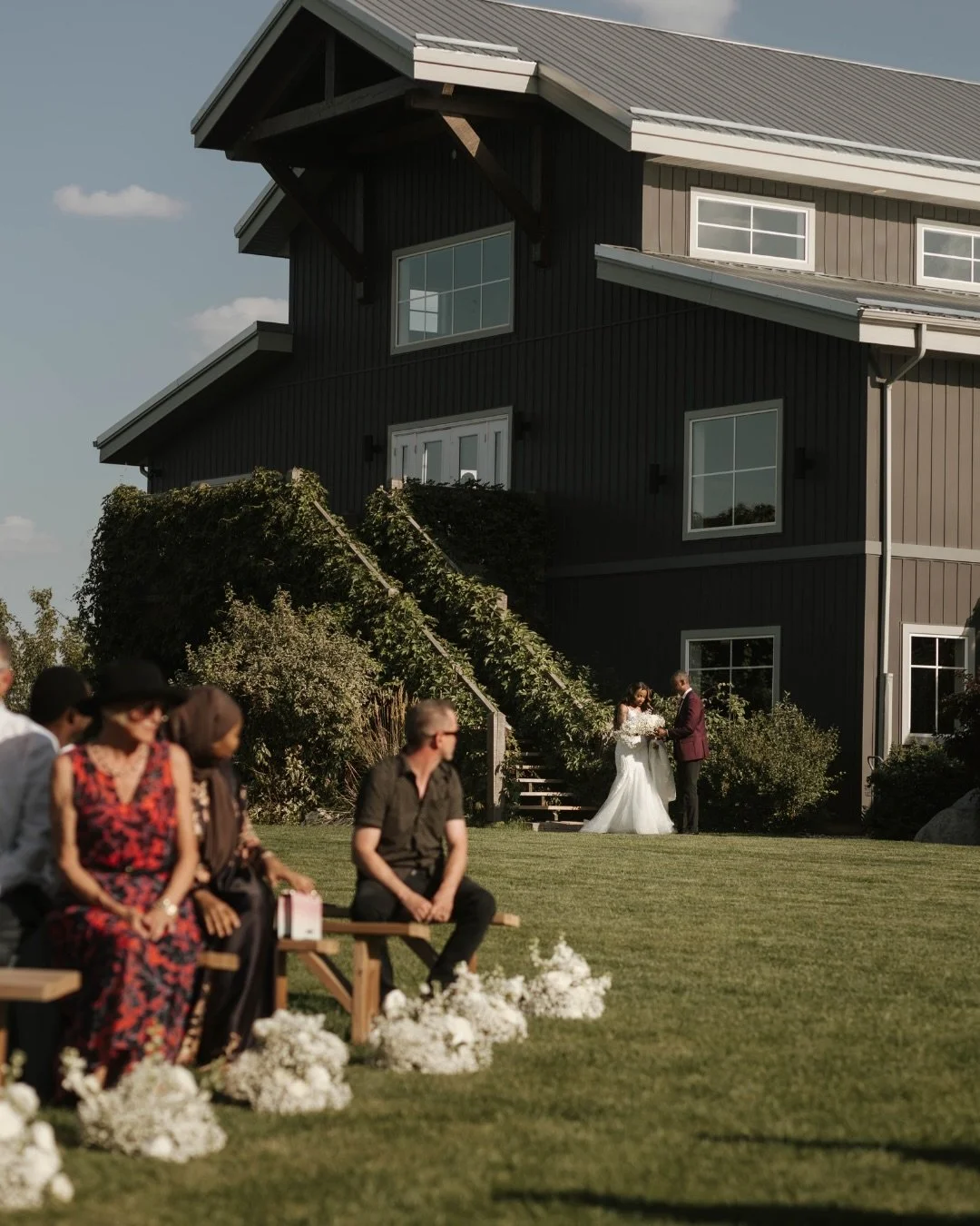 a forever kind of love 

Daniette &amp; Jordan 
August

🖤✨

Captured by: @jheikefabian.co 
Florals: @prairiestemfloral 
Planning: @coreevents.bycourt
Music: @aimes_music_service 
Makeup: @karenonyou
Bride: @danietteo 

Private tours available weekly
