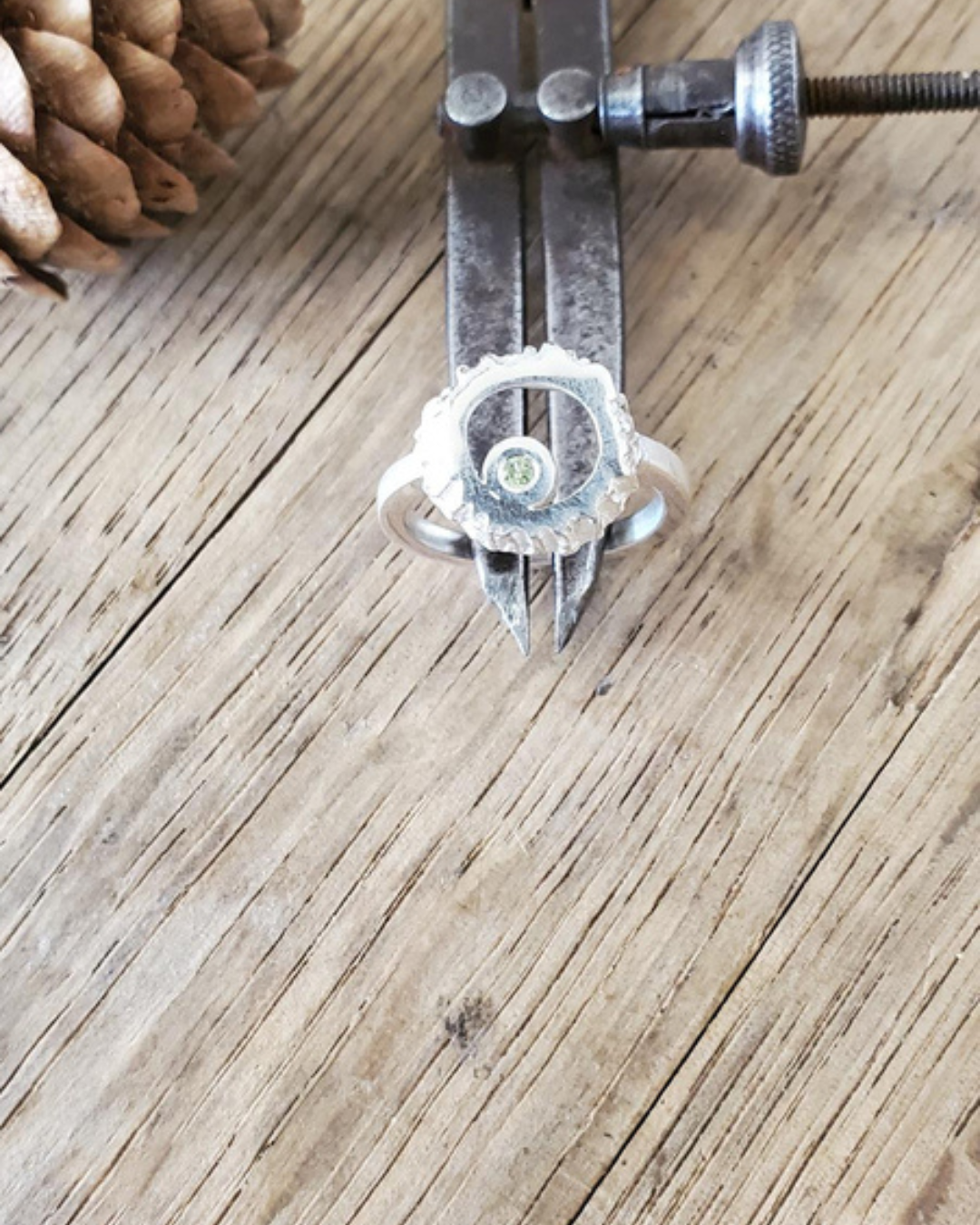 open barnacle peridot ring.png