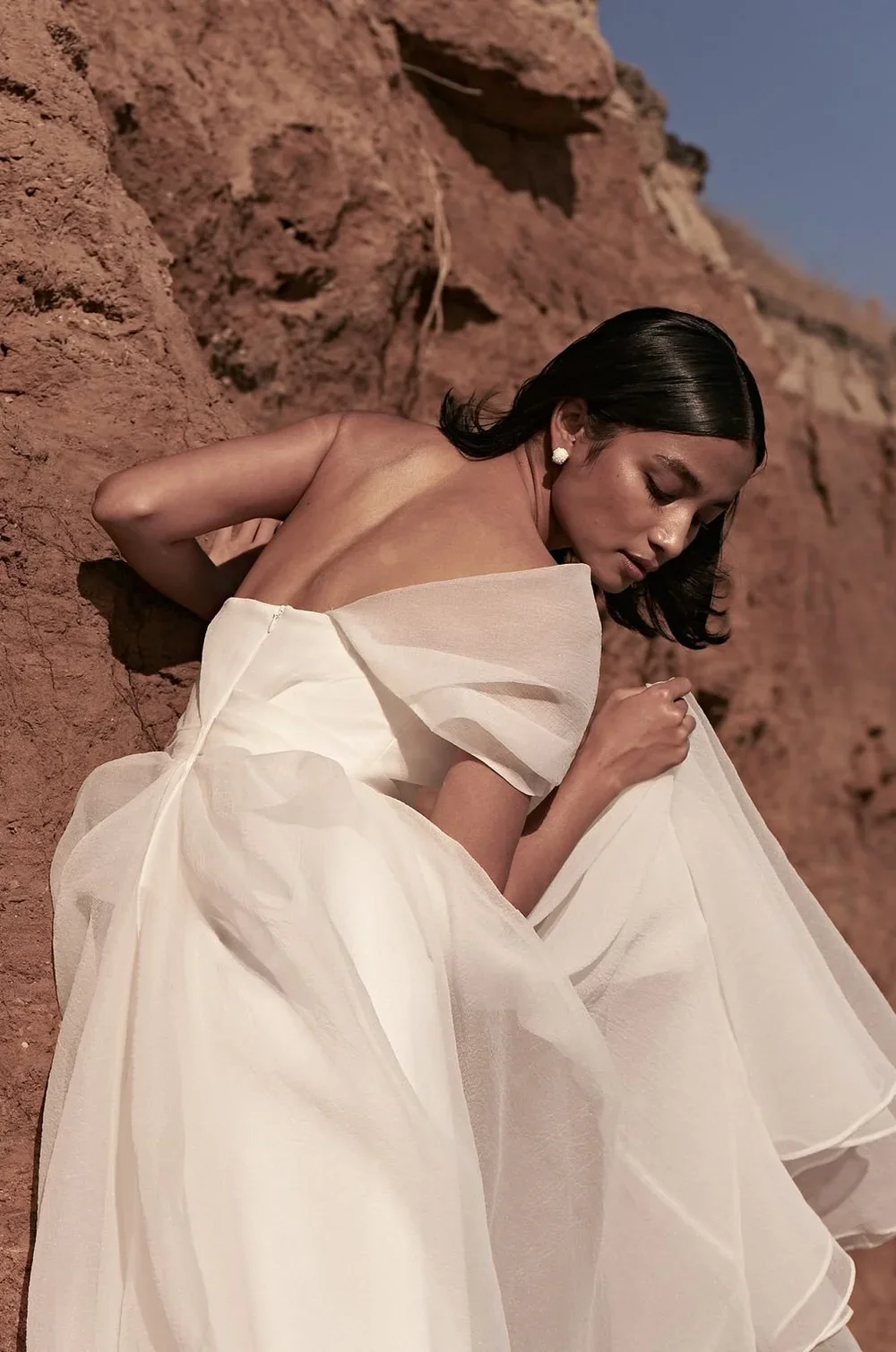 amare_bride_wedding_dress_newhite_aceno_2.webp