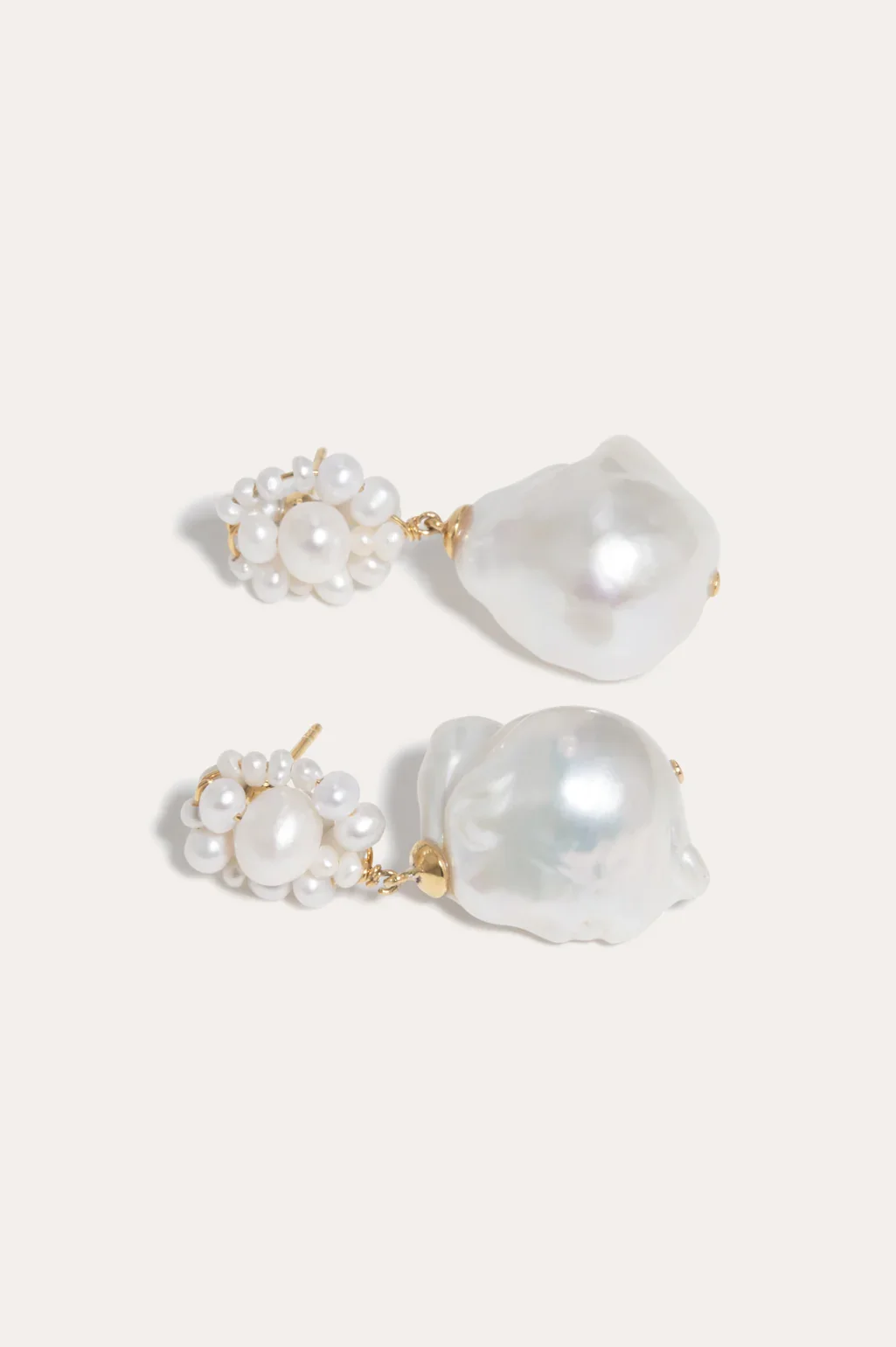 P16-G_earrings_TraLaLa02-3_866dca7c-c32a-4977-bd4e-014d9fcadb98_2160x.webp