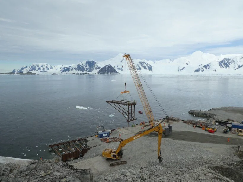 Caldwell adjustable spreader beam lifts Rothera Wharf Frames in Antarctica