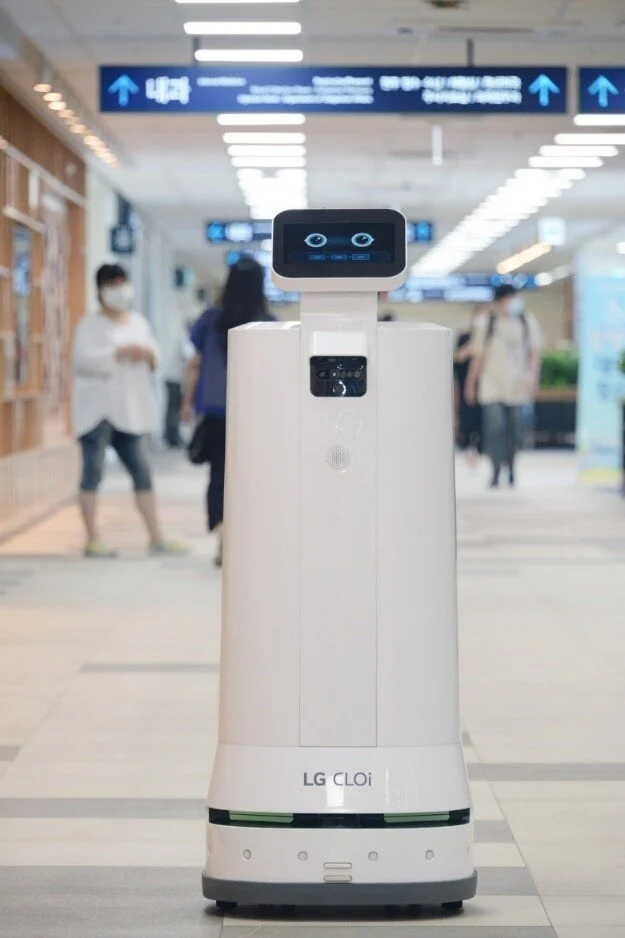LG-CLOi-ServeBot-01.jpg