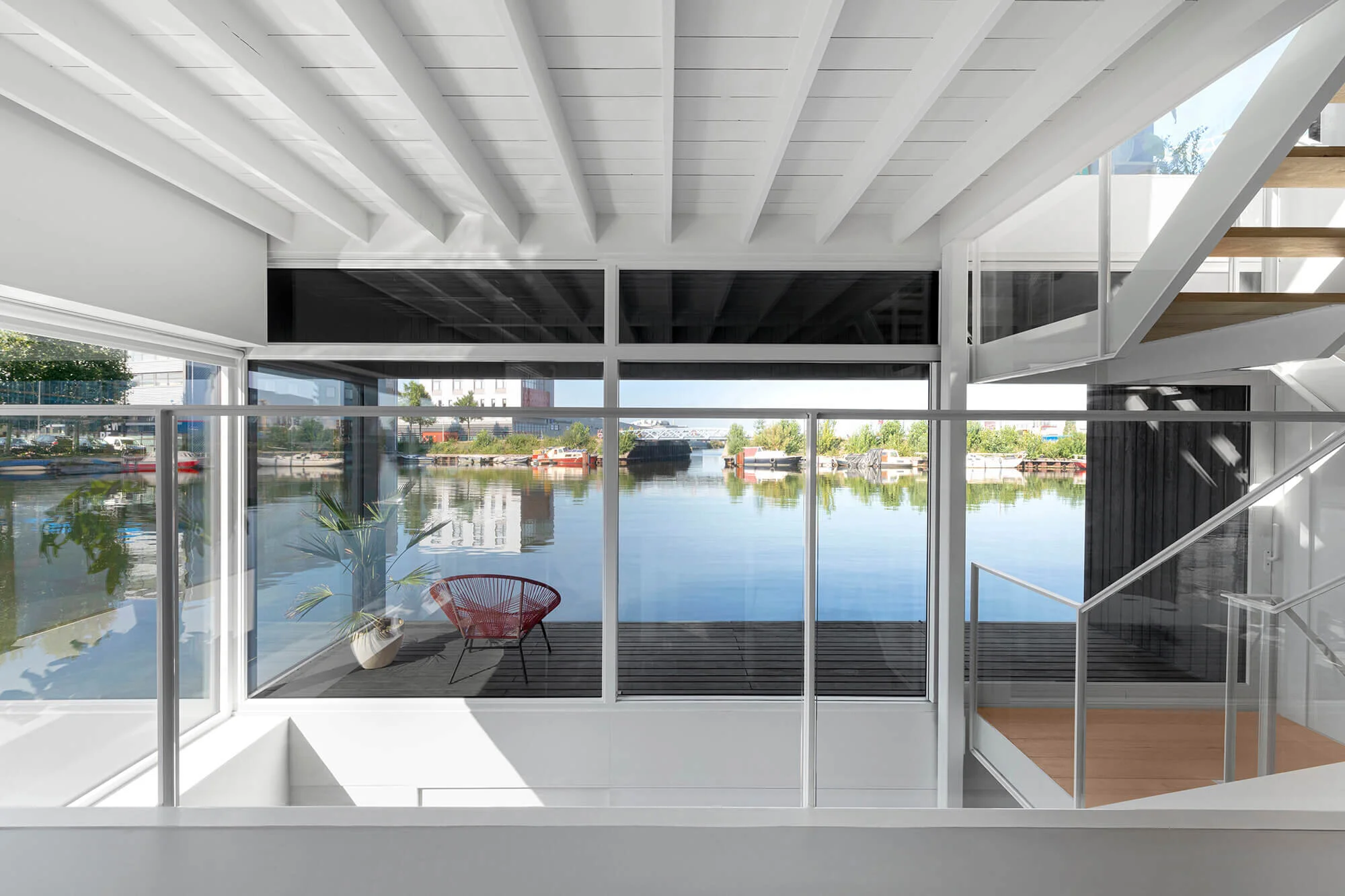 065-HR-06_Floating_Home_Schoonschip_residential_interior_railing_i29.jpg
