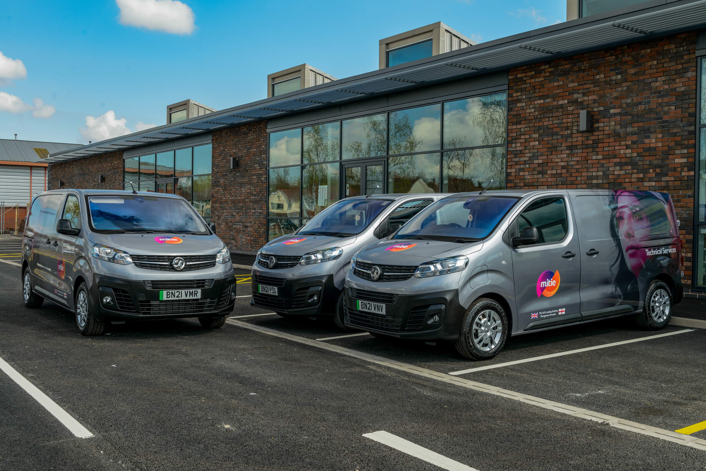 Vauxhall supplies Mitie with fleet of 655 New all-electric Vivaro-e vans