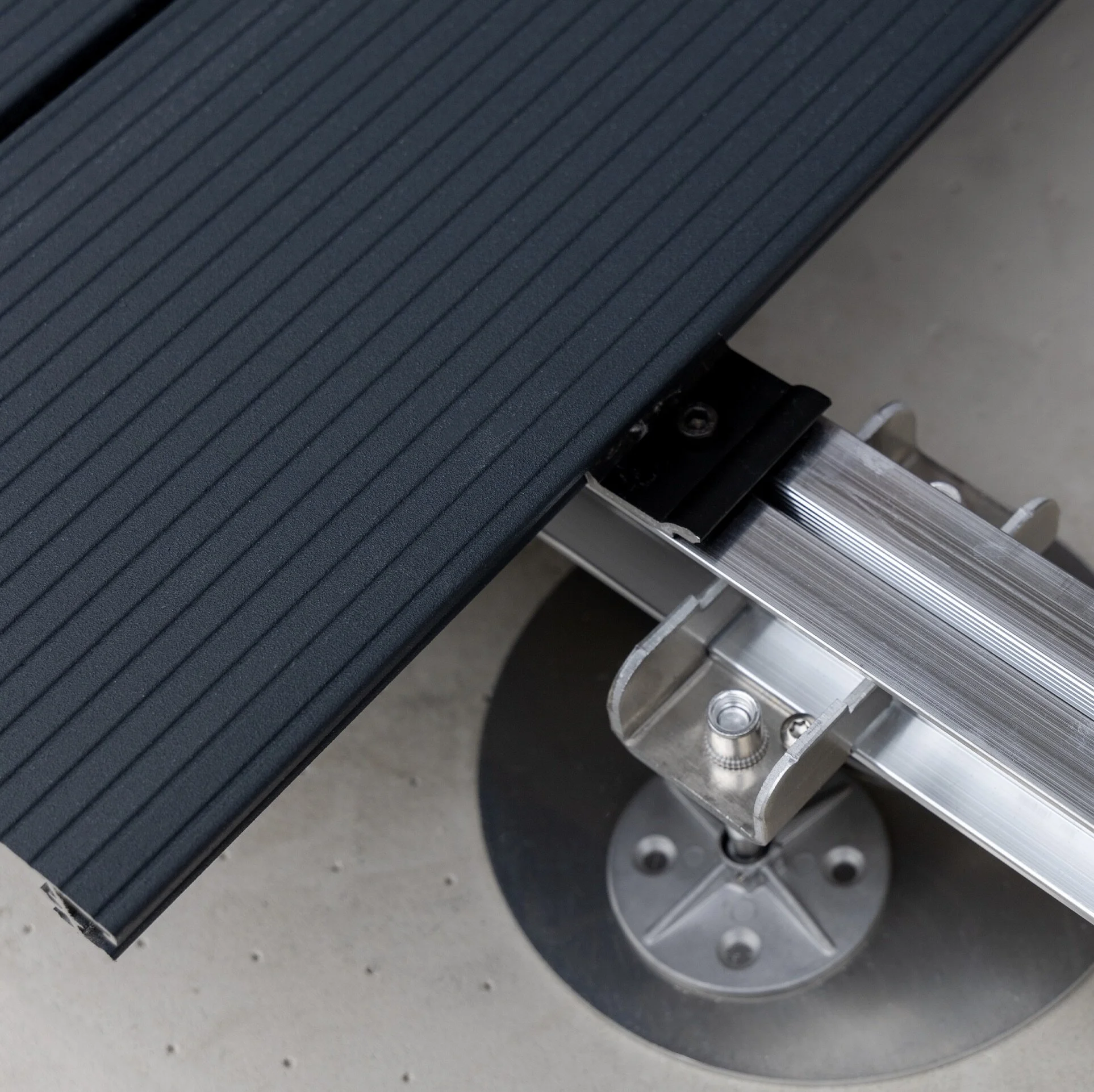 Aluminium decking and sub-frame: fire-rated AR-DECK from Alfresco Floors
