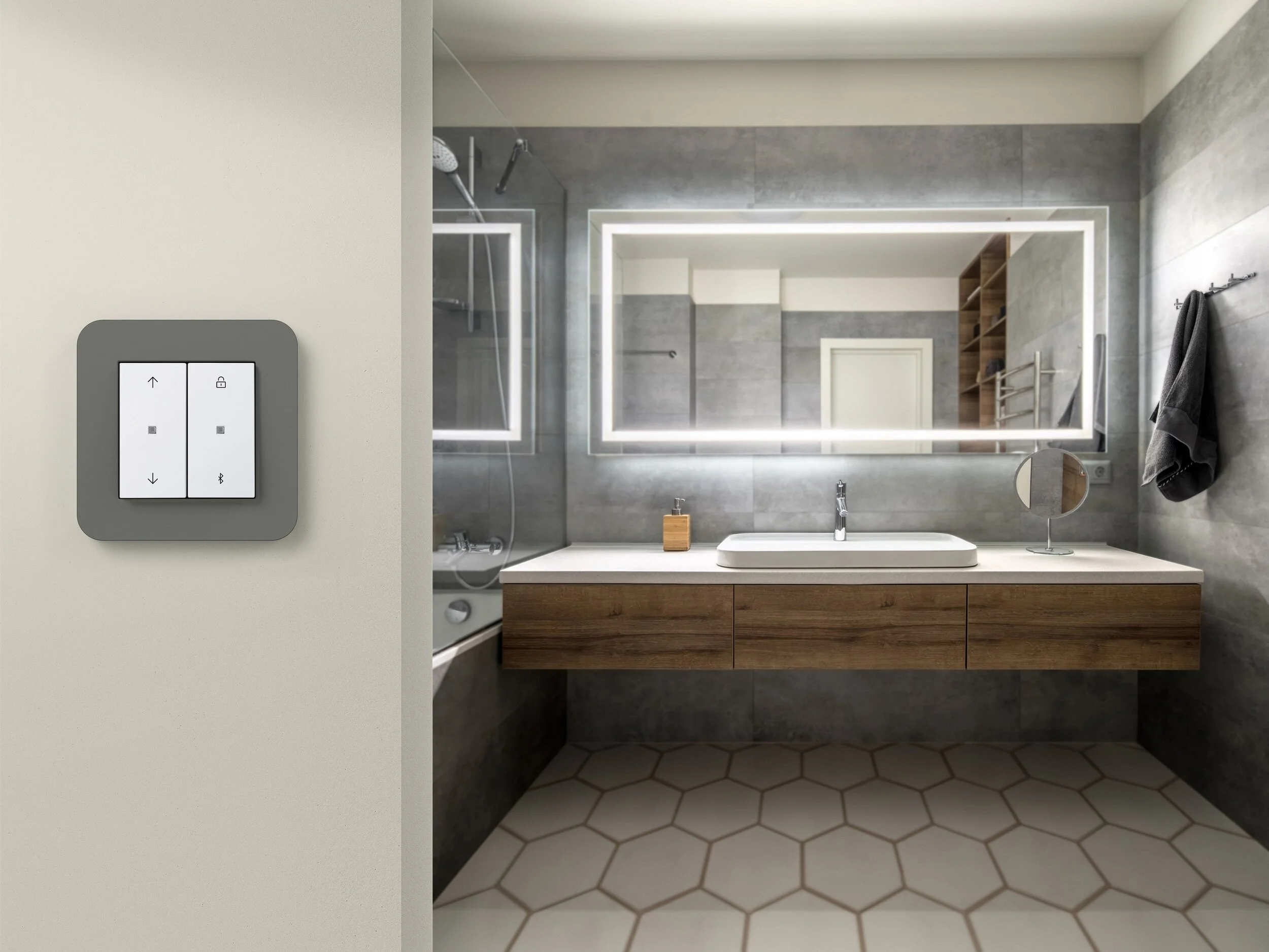 Blind and light in-one with Gira System 3000