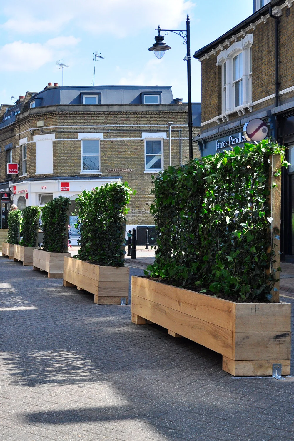 Mobilane-3-The-leafy-solution-to-safe-socialising-in-Wandsworth-High-Street-Green-Screens.jpeg