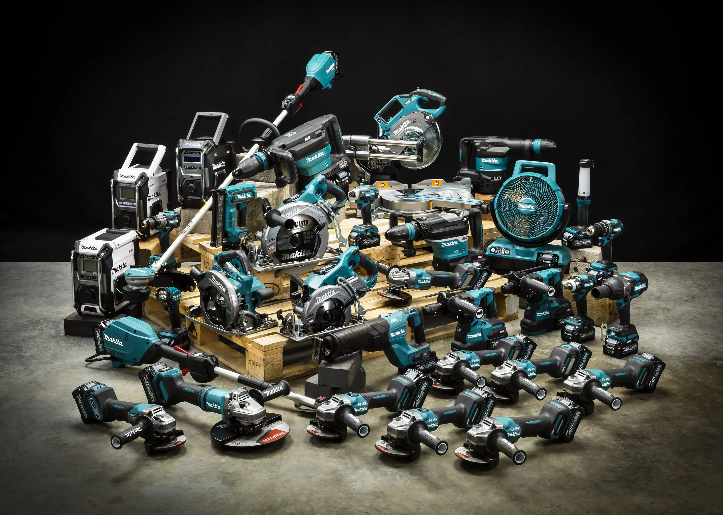 Makita Book a Demo XGT range-min.jpg