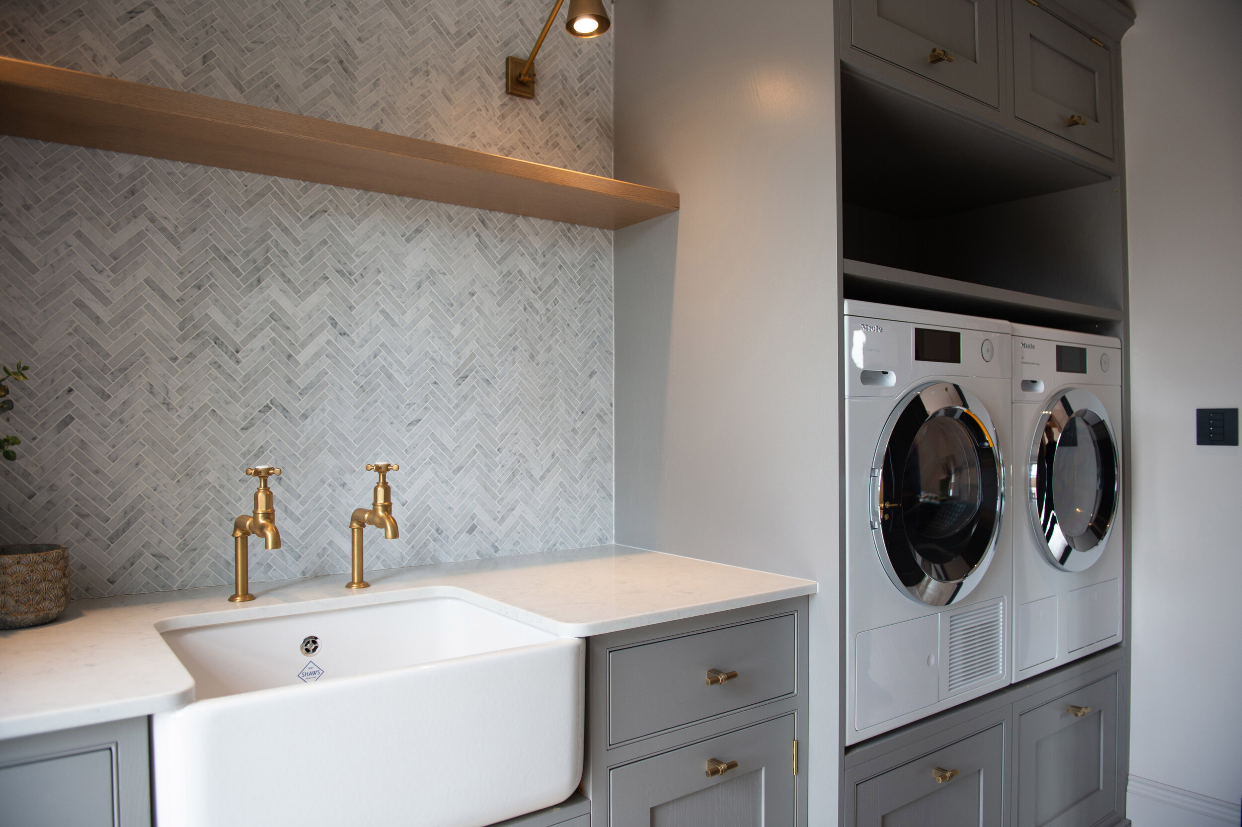 _Galley-style Bijoux Utility by Brandt Design - HR1.jpg