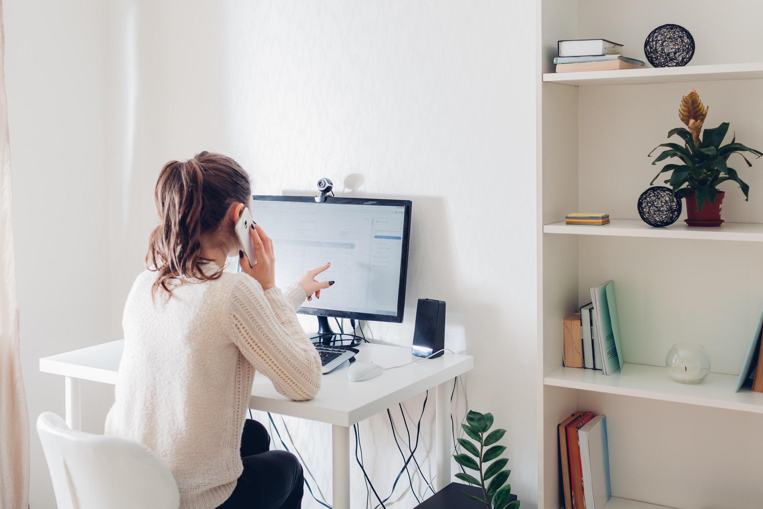 work-from-home-during-coromavirus-pandemic-woman-stays-home-workspace-freelancer-office-interior-with-computer-min.jpg
