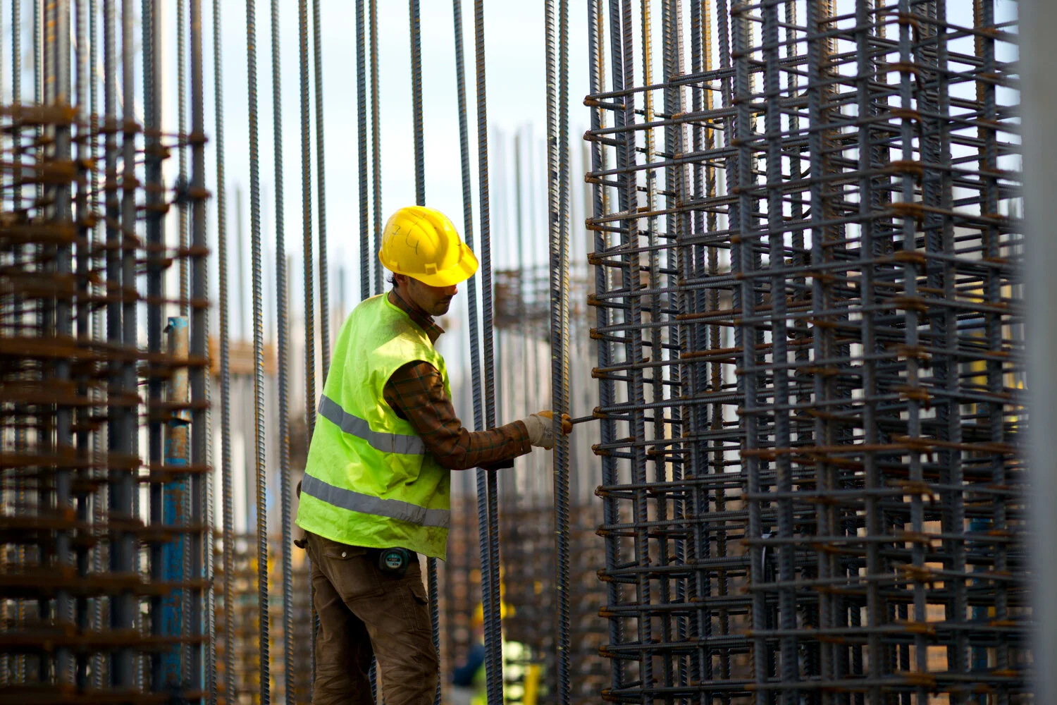 Builders call for suspension of completion notices on delayed projects