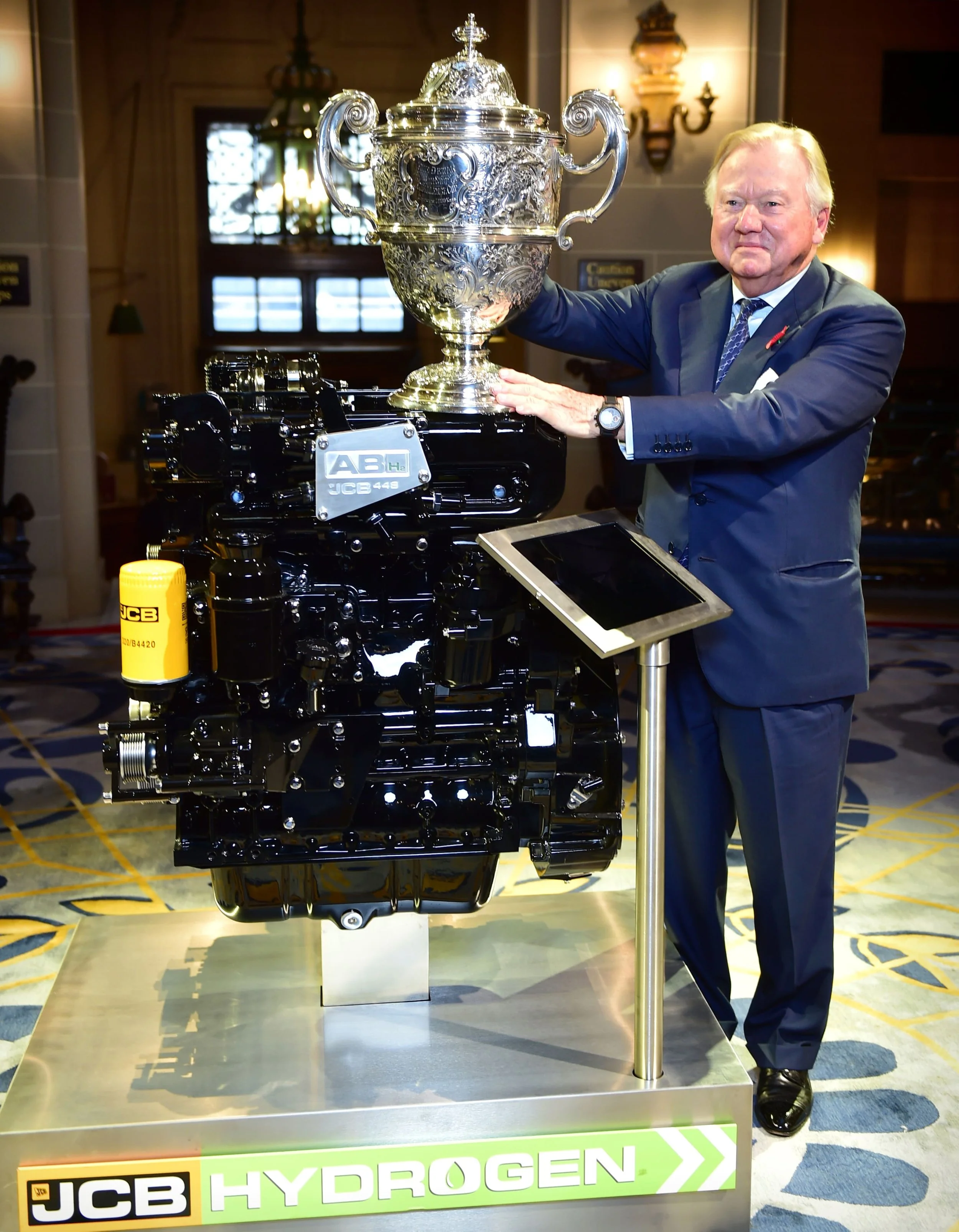 Hat-trick for JCB as hydrogen engine wins top award