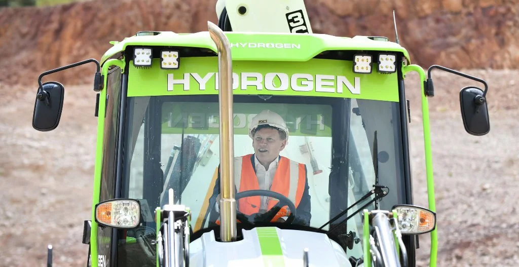 Shapps challenges Bamford to accelerate hydrogen power