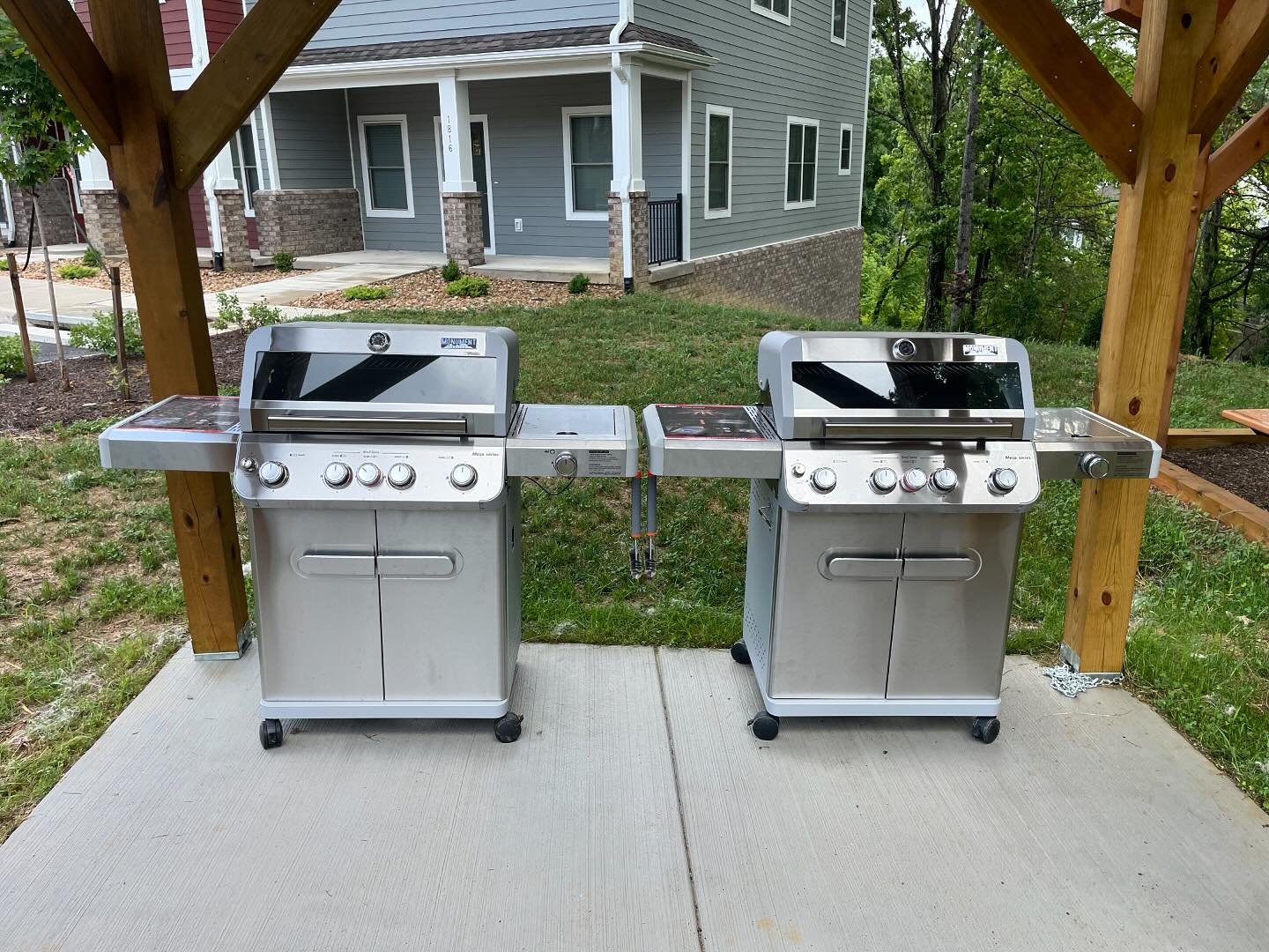 Amenity Spotlight ✨ Grill Station ✨ 
Location- Phase 2 of the community 
Enjoy the grill &amp; our covered picnic tables &amp; meet your neighbors! 
#SummitBlacksburg #BlacksburgVA #BlacksburgTownhomes #BlacksburgLiving #Amenities #VirginiaTech #Hoki