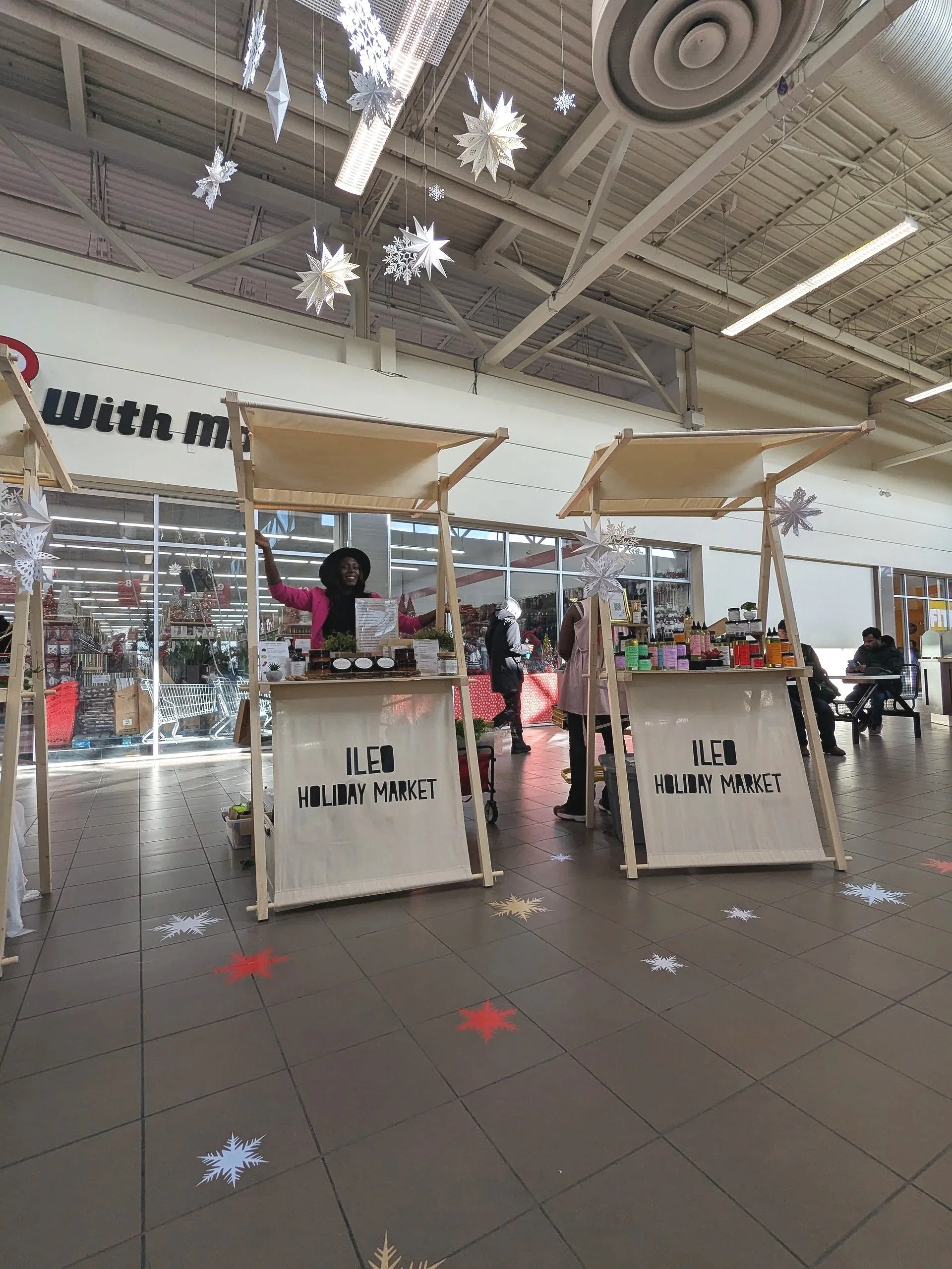 Market vendor cart and set-up for ILEO Storefront Starter Program in Golden Mile