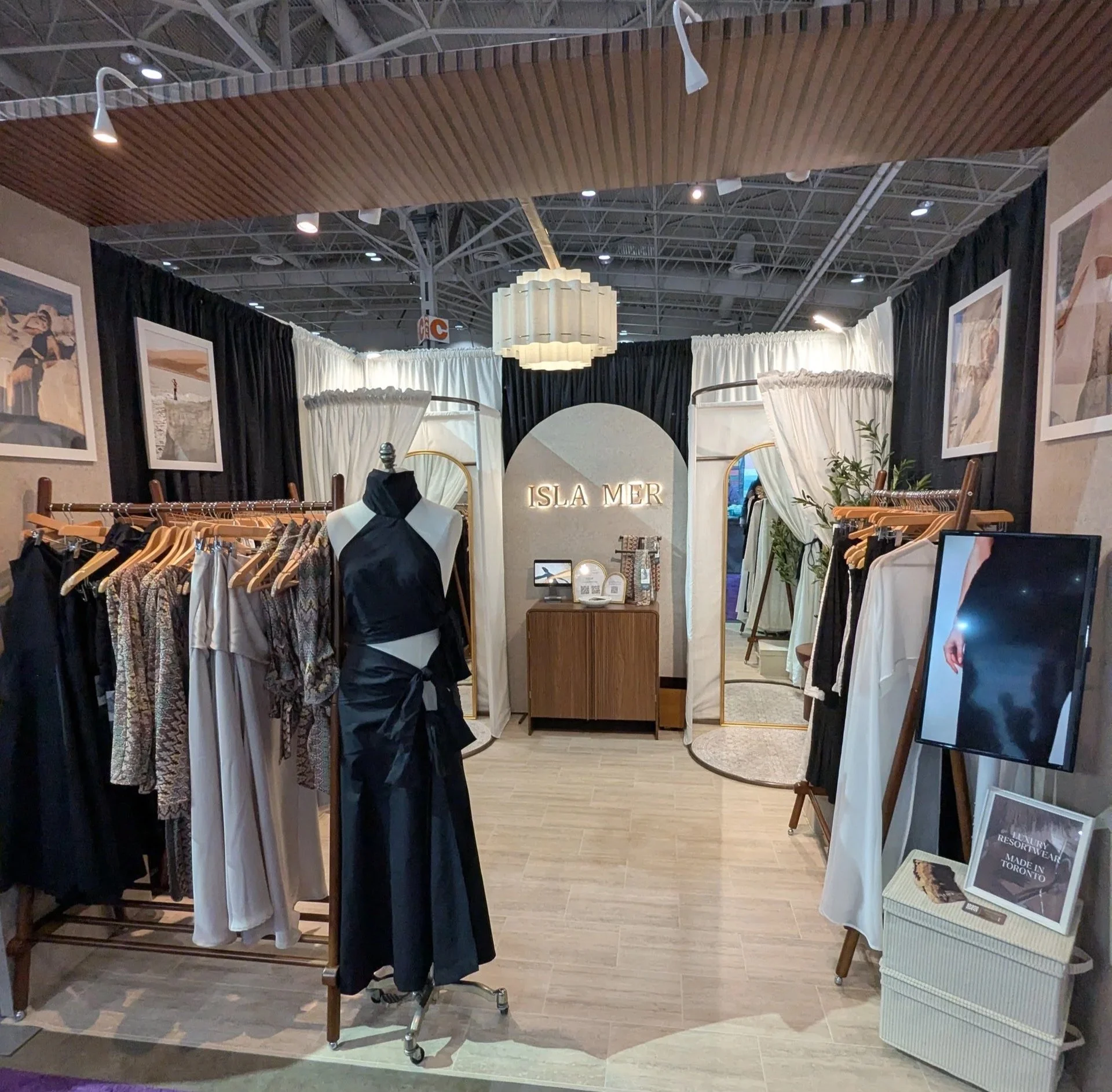 Isla Mer Best Trade Show Booth Winner at Craft Show