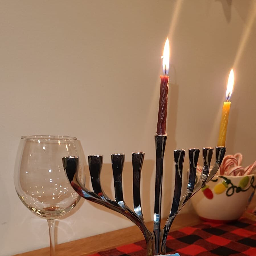 Happy Hanukkah to all my friends and clients who celebrate!! We got to light candles with some of our chosen fam here in NYC!! #hanukkah2020 #lightthemenorah #vintagecandles