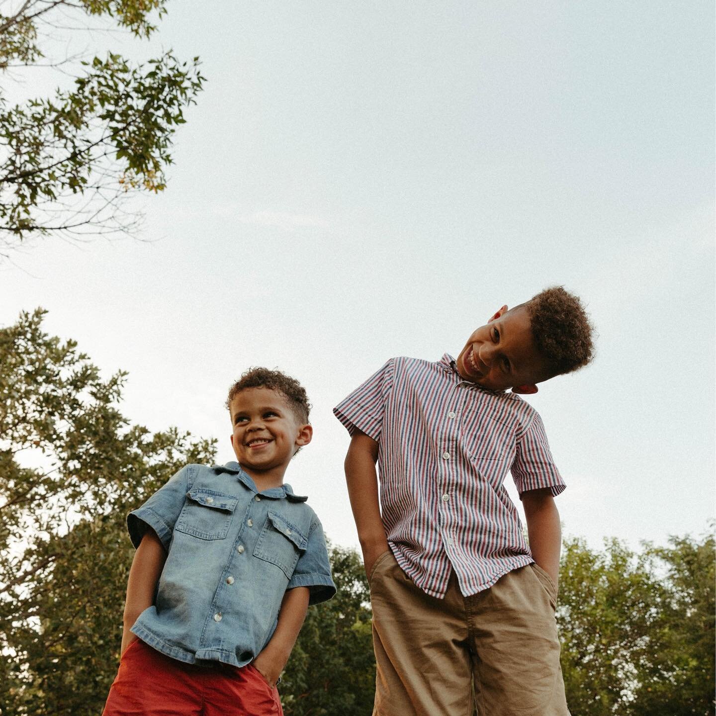 A precious little fam, with boys just being boys &hearts;️&hearts;️ 

I love capturing kids and all the wonderful things they do. You never know just what you&rsquo;re going to get 😂&hearts;️ The wild fun moments and the sweet cuddy ones,  you just 