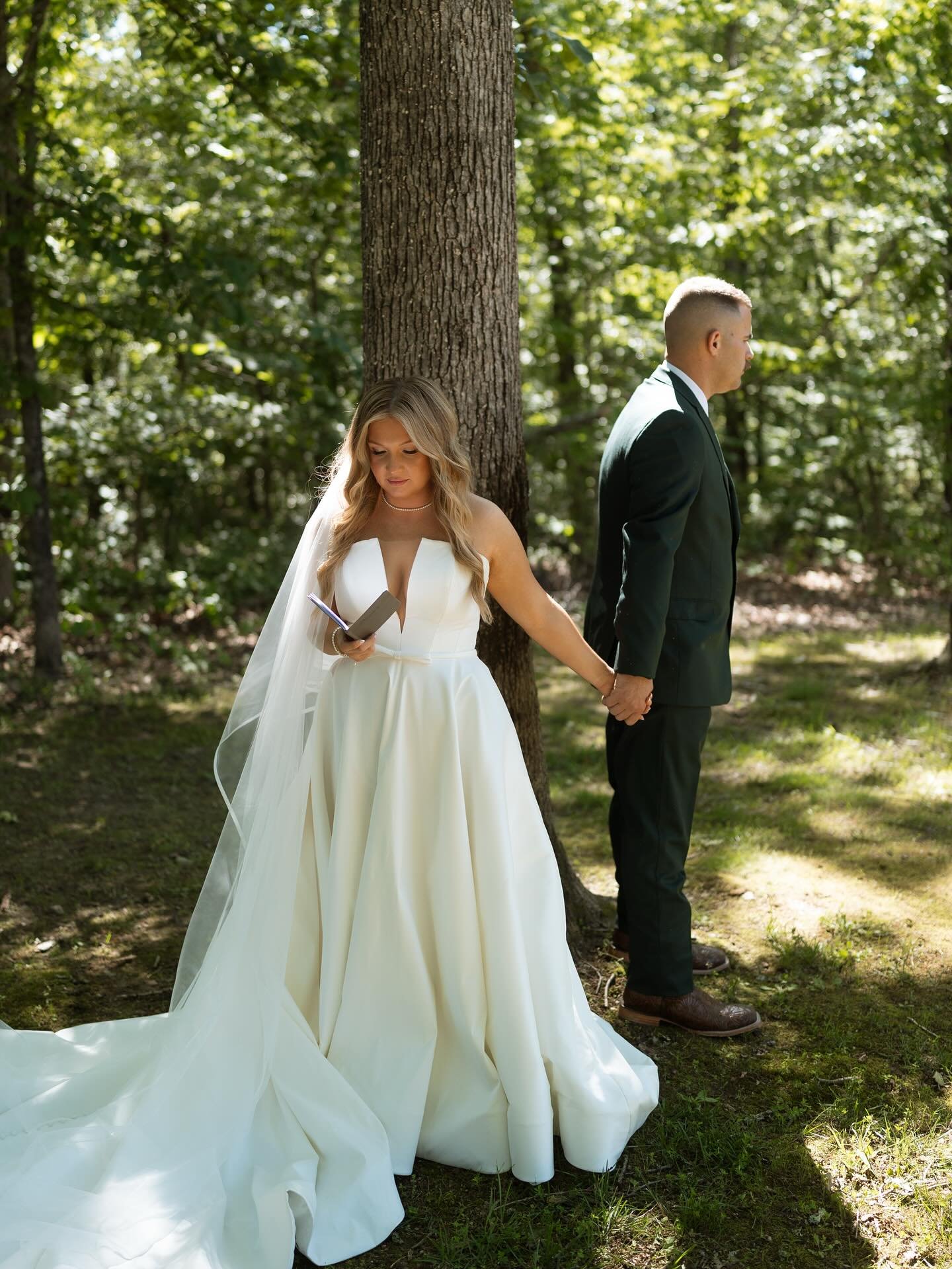 The most ✨beautiful✨ spring wedding day!! You can&rsquo;t beat a day like this nestled in the woods, with your closest friends and family, marrying your high school sweet heart. 🥹 Brianna + Will just radiate fun and love, and it&rsquo;s been an hono