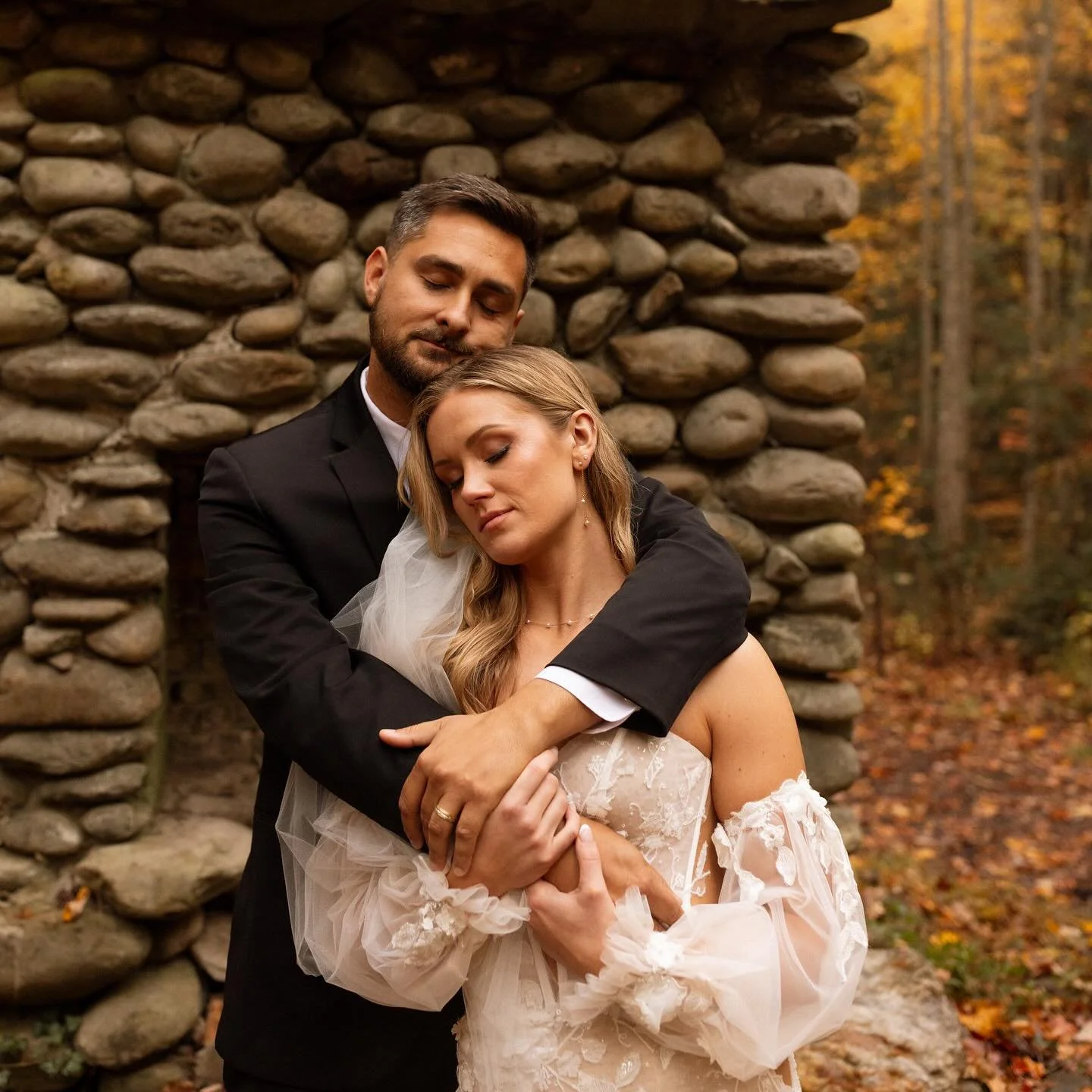 Ahhh I wanna go back and soak in this day with Megan + Cody in the smokies on the most beautiful moody fall day again! 🥹  Since I can&rsquo;t do, that I had to share some more from this precious day. 

They got married just behind this adorable cabi