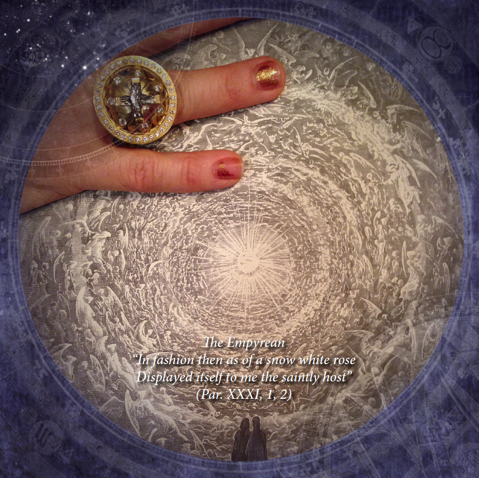 Donna hand w ring.png