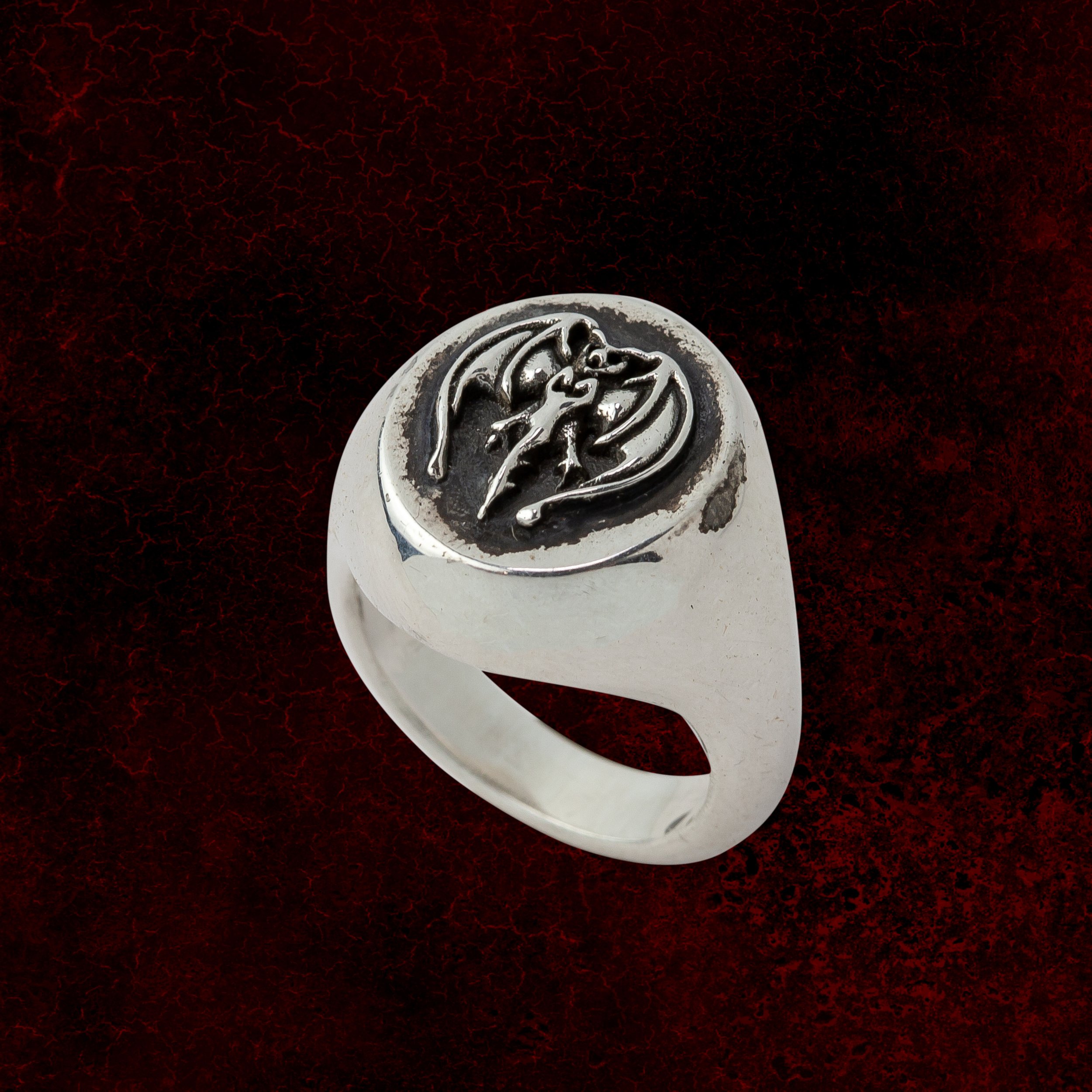 HV Signet Three.jpg