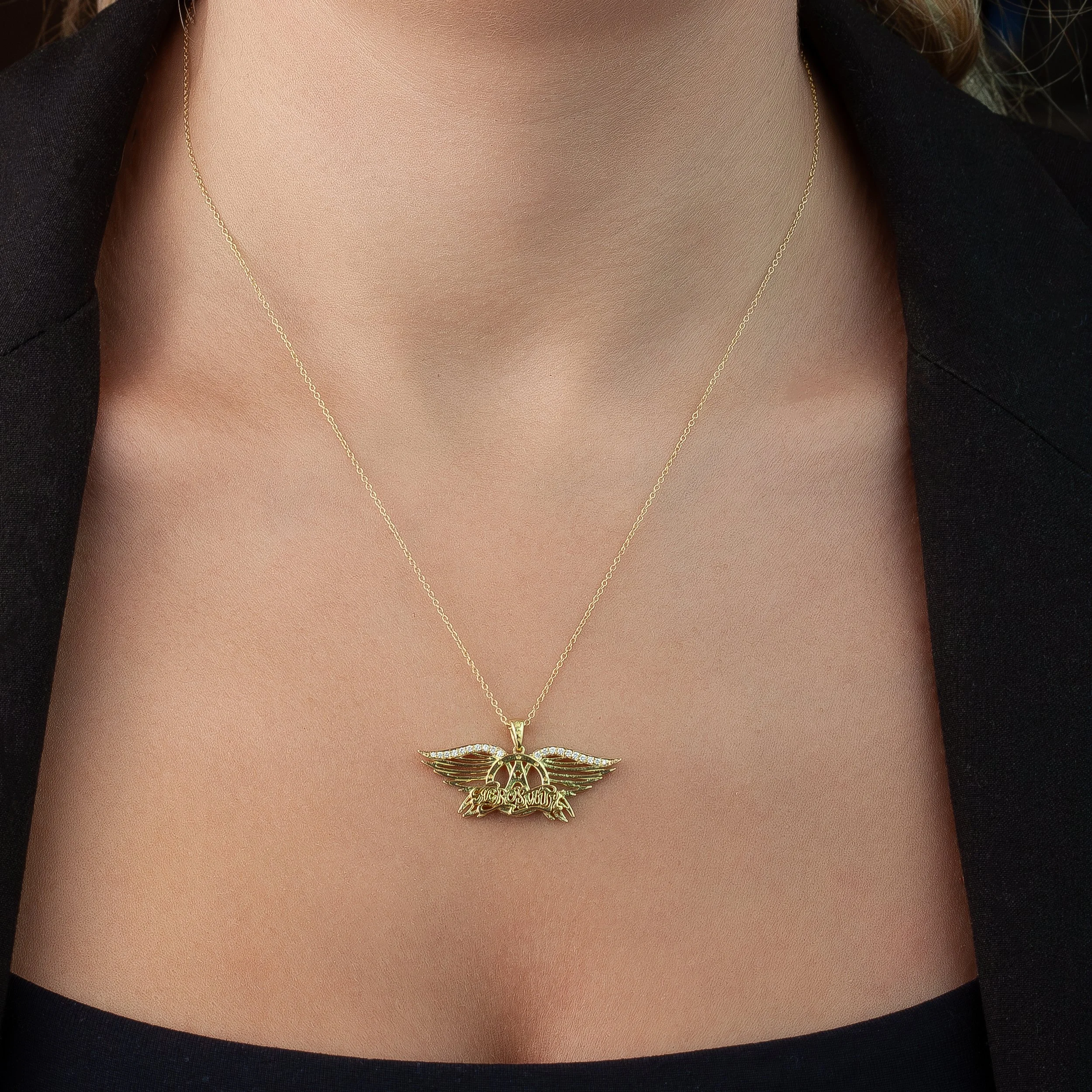 Sab in Gold Classic Wings WEB.jpg