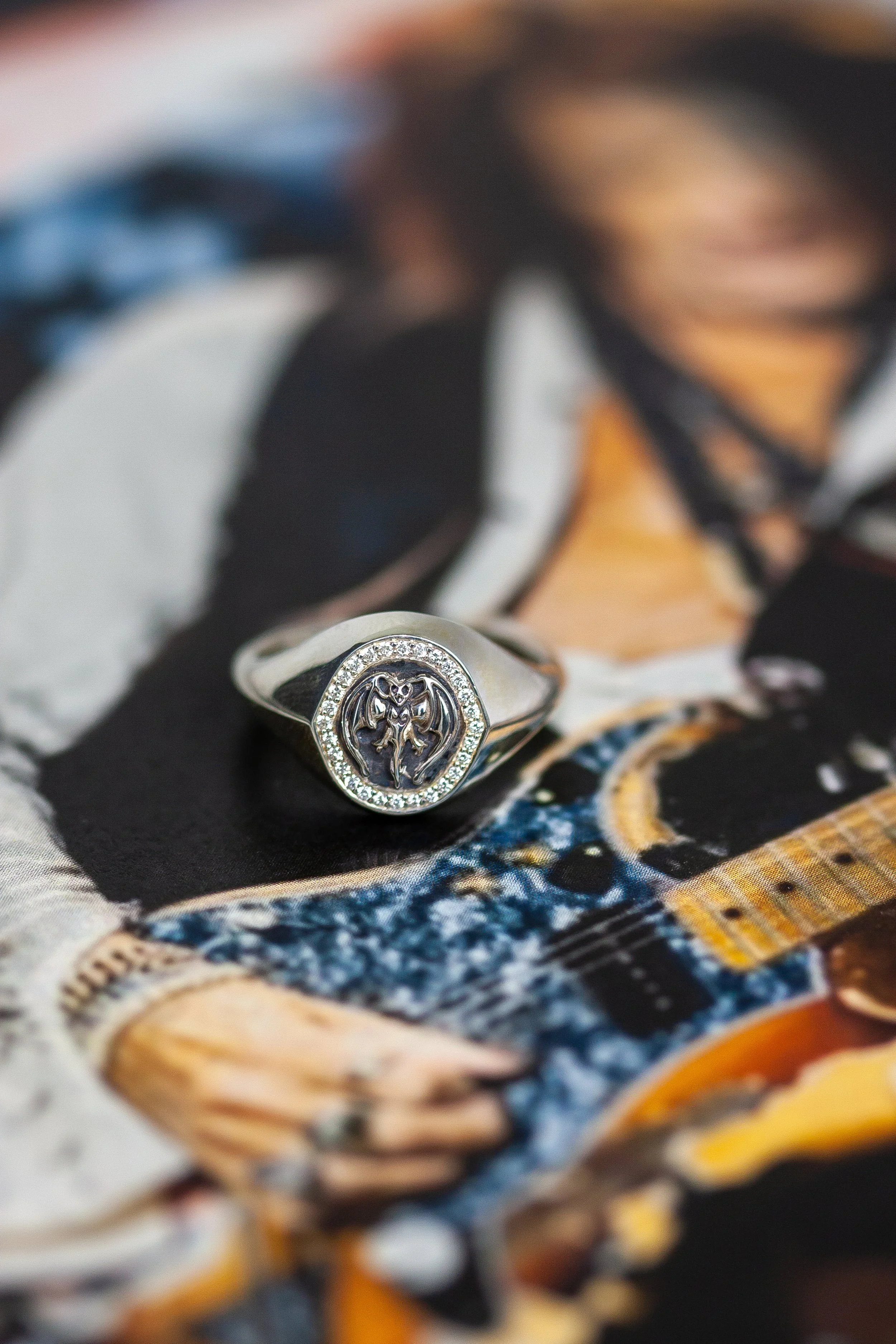 Vamps Diamond Signet Mood 6.jpg