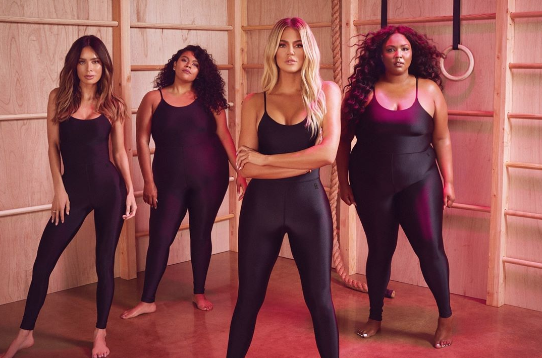 2019 Good American Spring Campaign Khloe Kardashian4.png