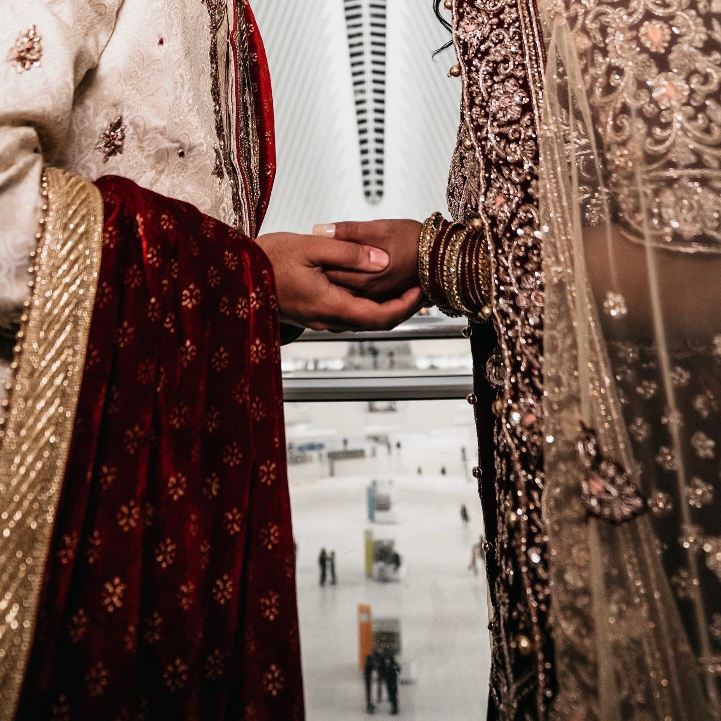 Nikkah 💗
01/09/21 - Nadia and Adnan, NYC
&bull;
&bull;
&bull;

#nikkah #muslimcouple #muslimphotographer #beautifulwedding #love #nikkahday #weddingday #reception #bengaliwedding #bengalinikkah #pakistaniweddings #weddingseason #weddingszn #dulhan #