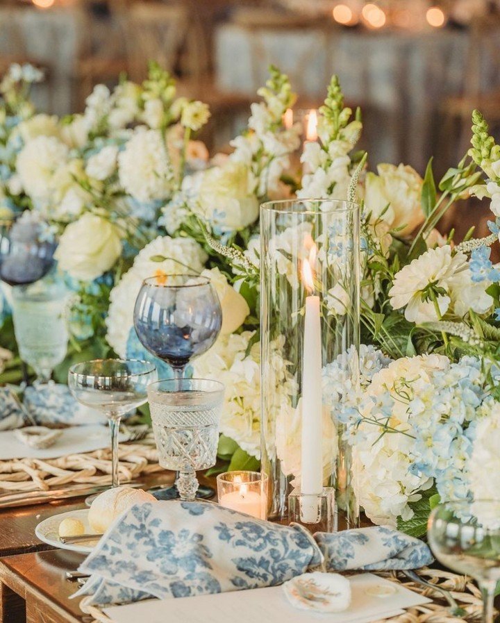 Coastal Sophistication. A tabletop I had a pleasure e-designing from afar! Who wouldn't want a seat at this table?! 🙋🏼&zwj;♀️

Seeing our e-designs come to life is truly magical! Don't forget to send us photos or tag us in all of your celebrations!