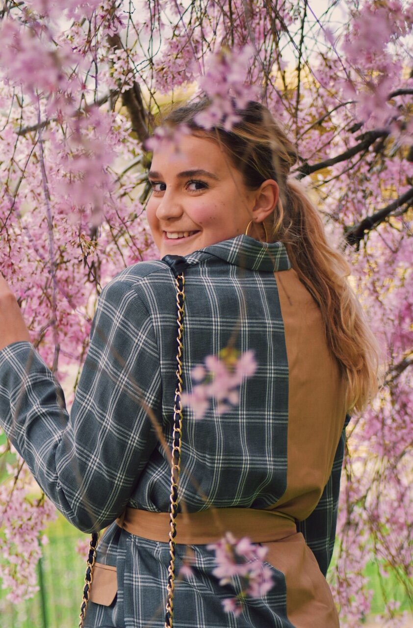 Showering Blossom by Amelia Snook, IG: @focusbymills