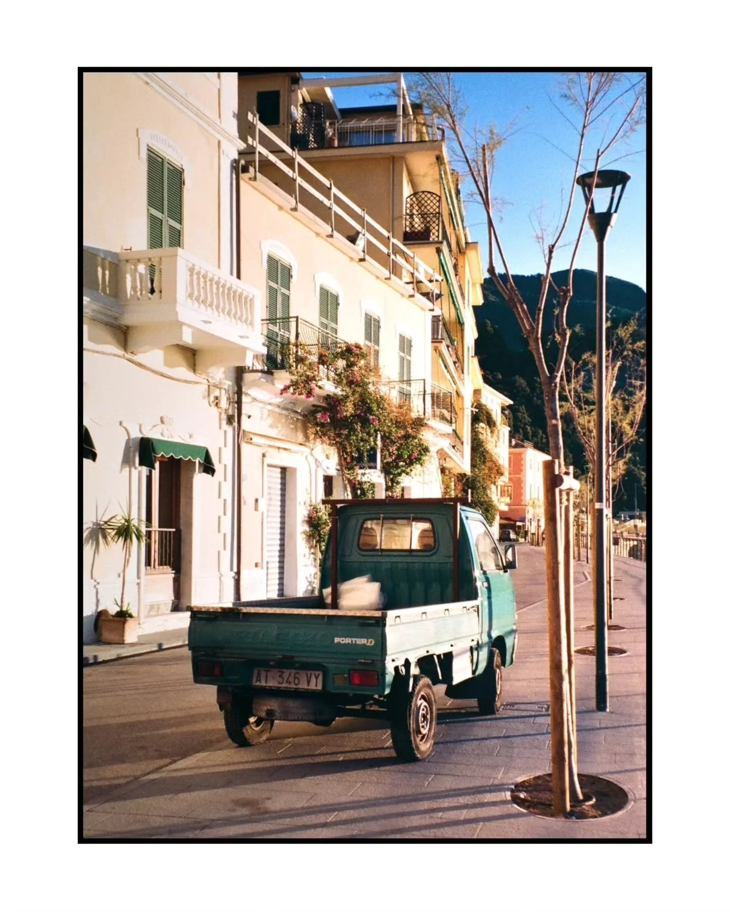 11.24.2023

#35mmfilm #pointandshootcamera #film #italy