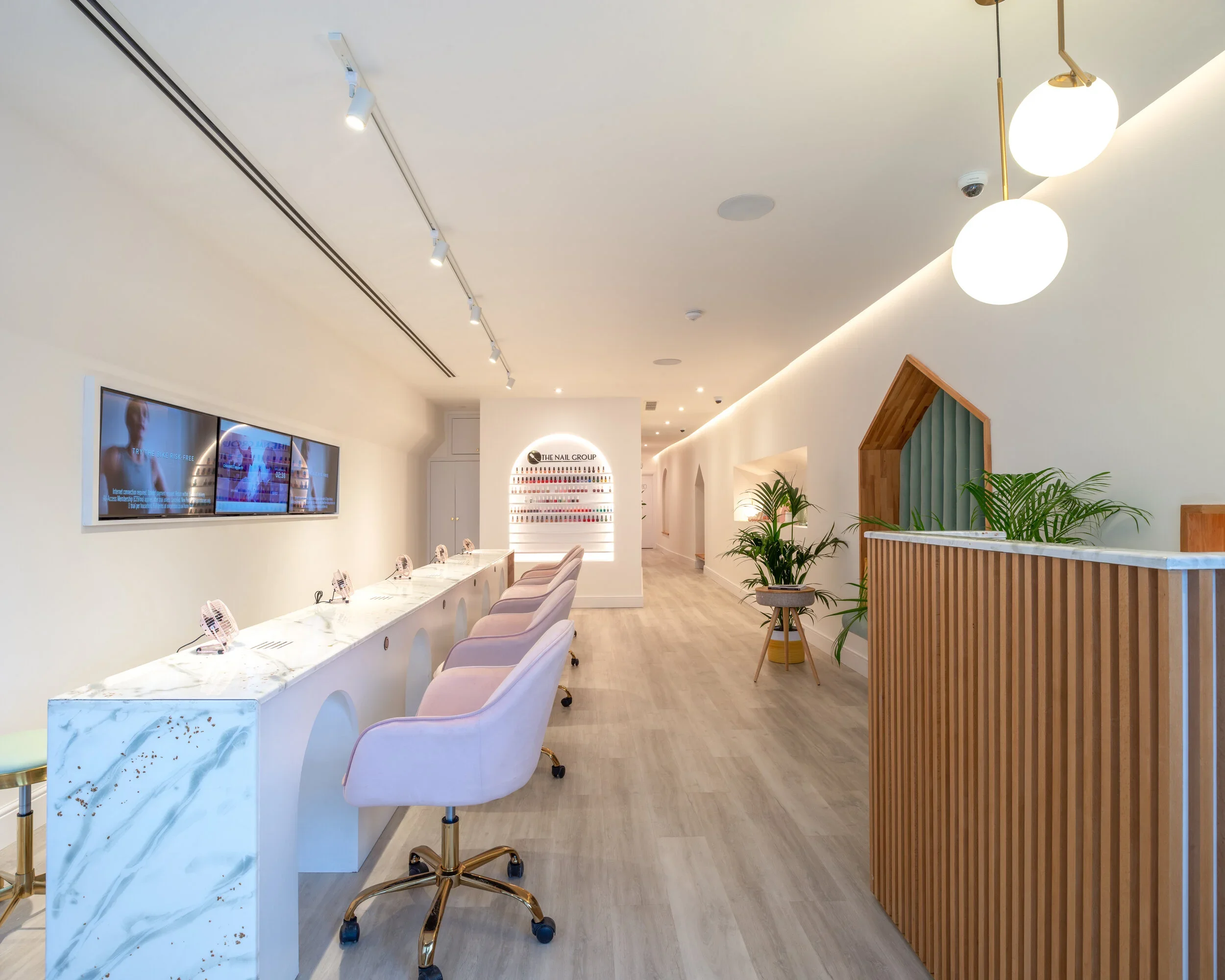 TNG-salon-01.webp