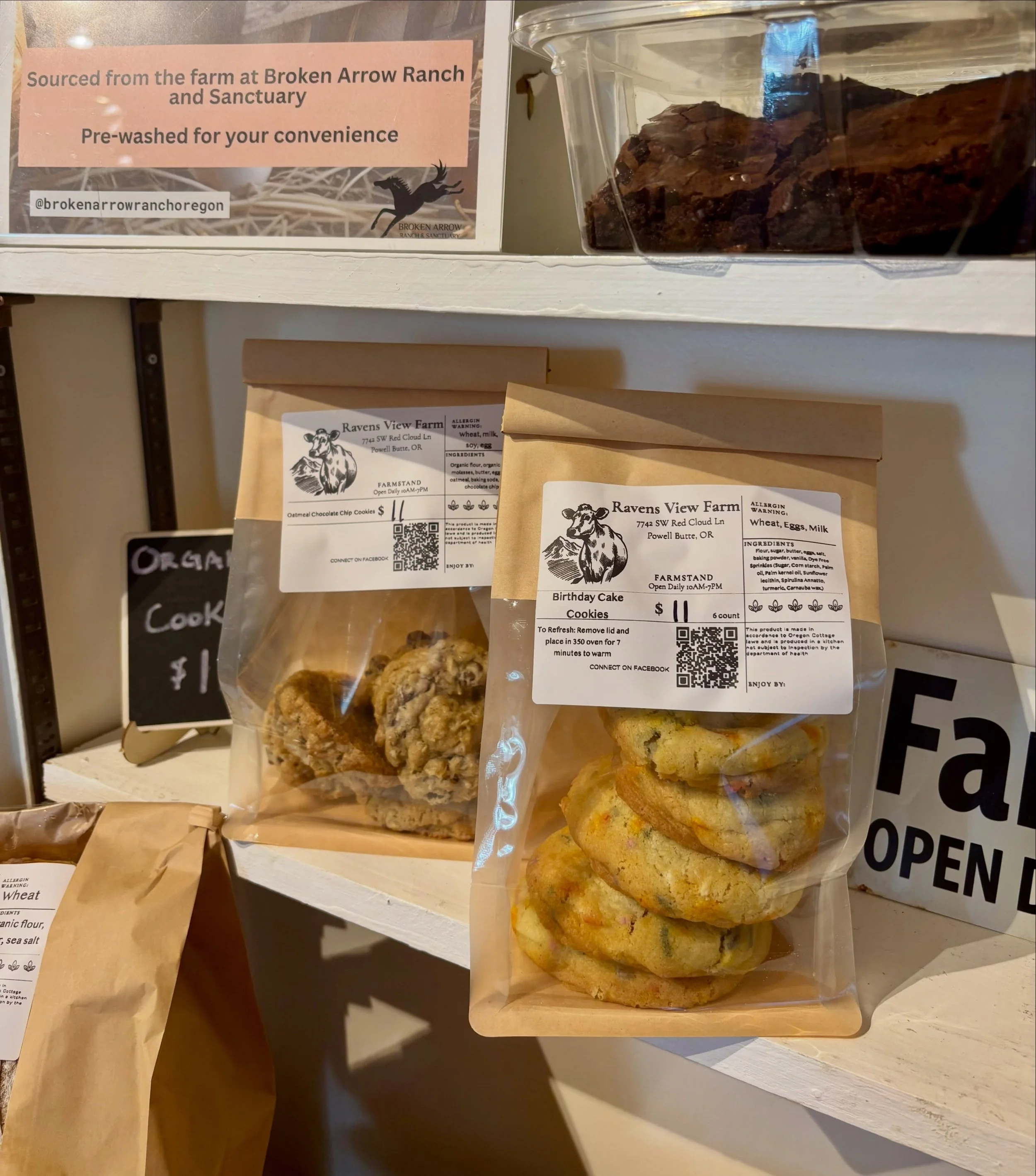 Stop by our farm stand for the best brownies, cookies and sourdough bread from the very talented Deanna Clark of @ravensviewfarmstand - so delicious! Our self-service stand is set up for quick payments through our posted QR code or cash box drop. Pro