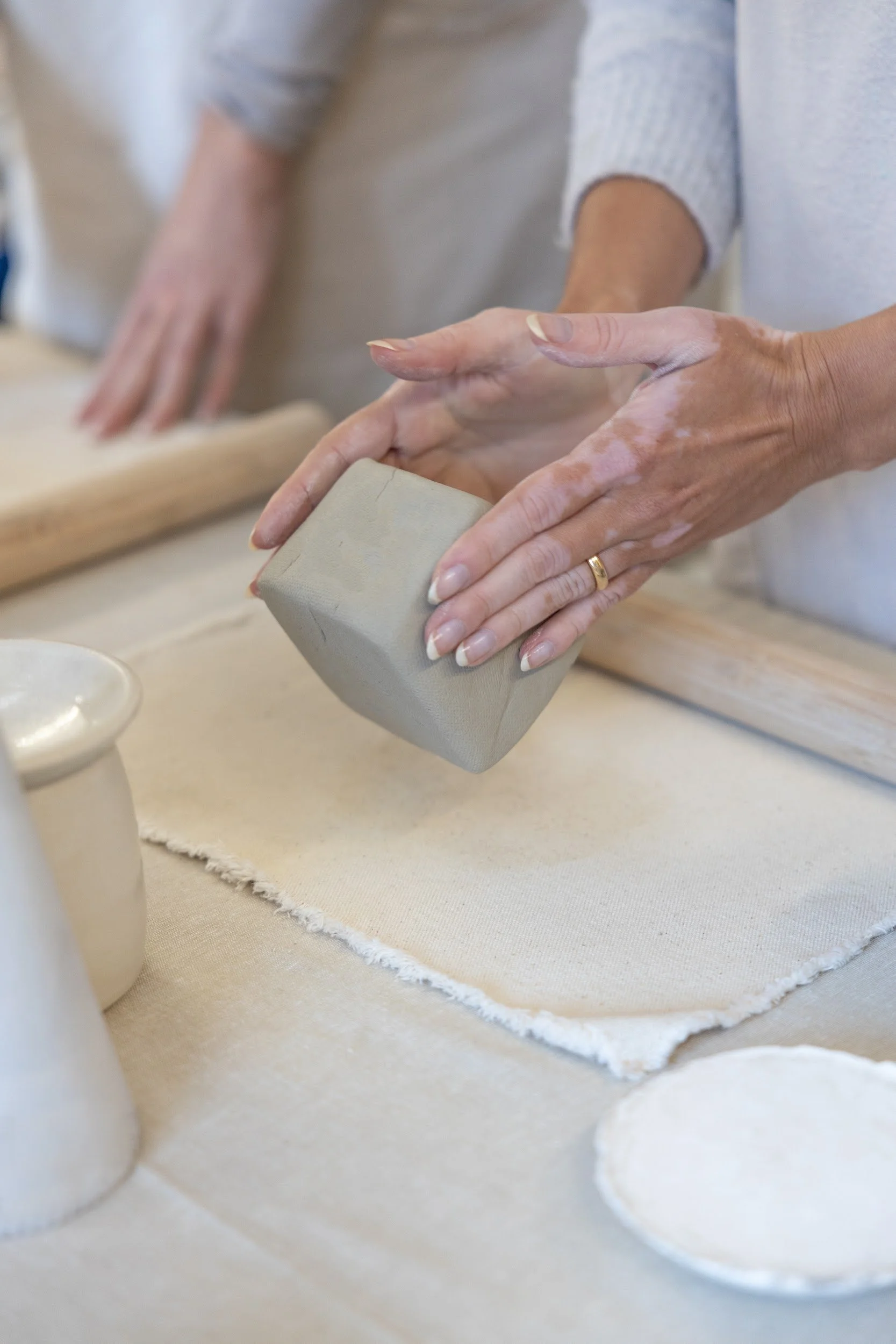Hand-Building vs. Wheel-Throwing: Which Pottery Technique Is Right for ...