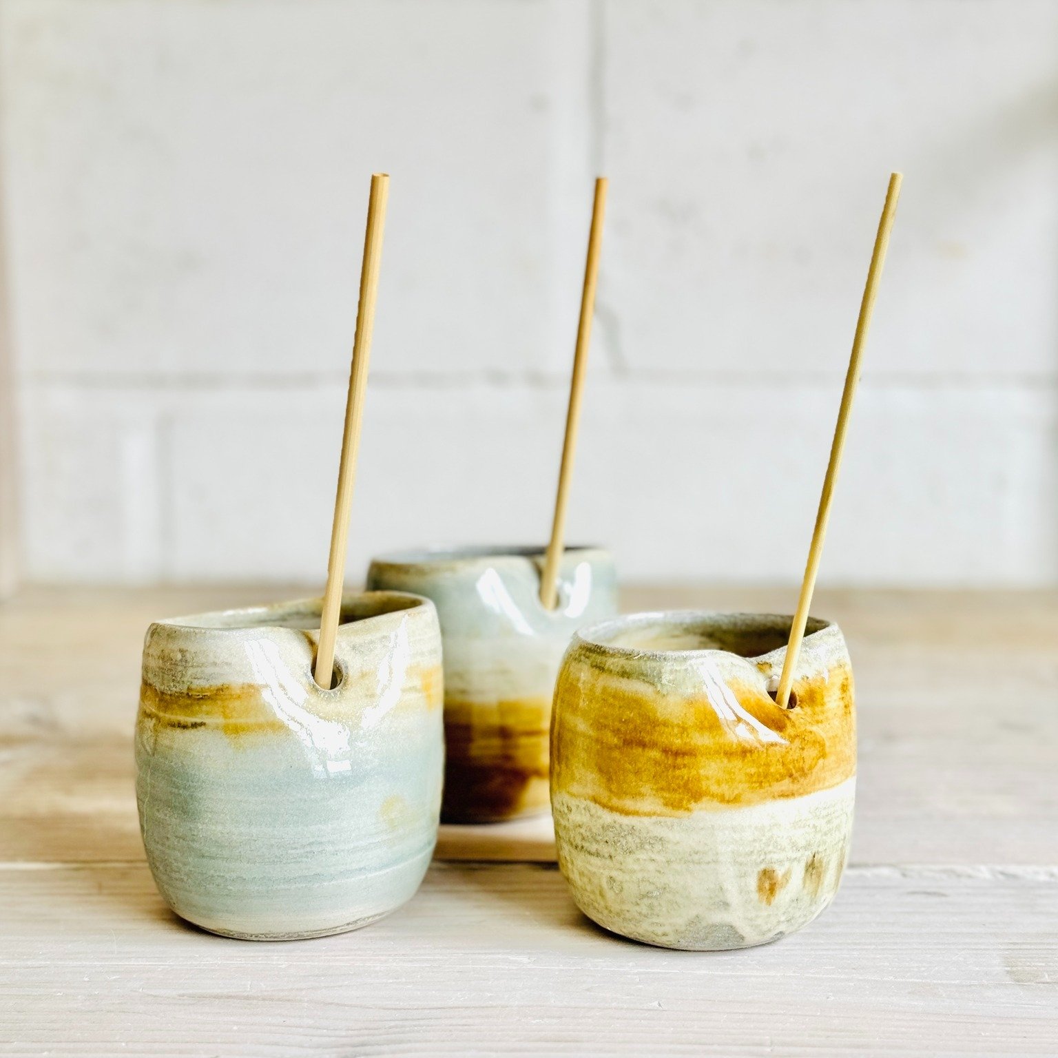 Introducing Clare's unique set of cups, each designed with a handy hole for the straw. A clever and quirky take on drinkware!

#ceramiccups #kitchenceramics #makeyourownceramics #stoneware #domesticpottery #usefulpottery #pottery_lovers #potterylife 