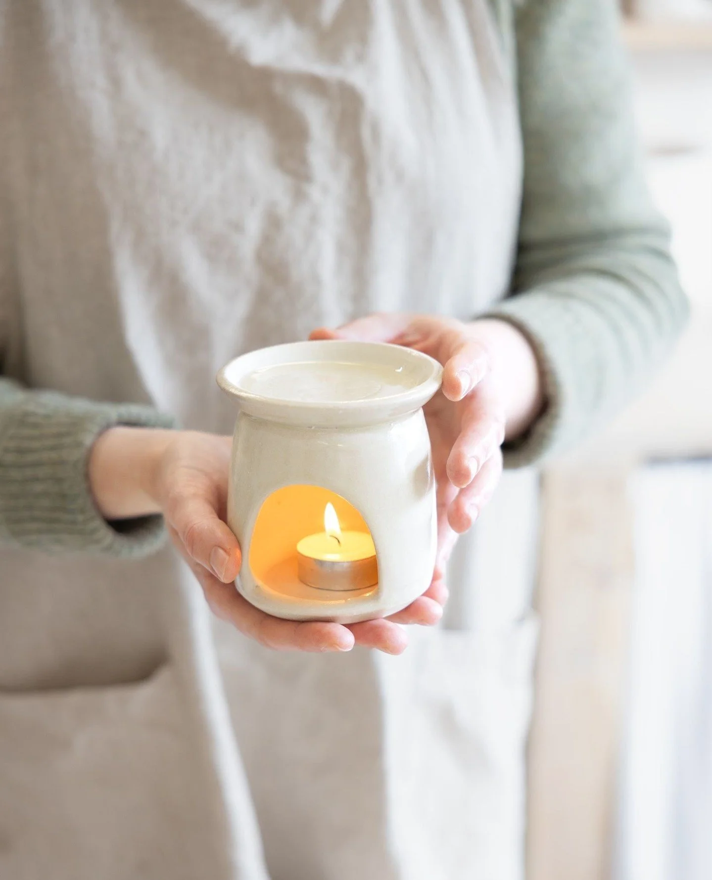 NEW for February 2026 - Oil Burner Workshop 🕯️⁠
⁠
Shake off the winter blues and make something beautiful (and functional!) with your own hands...⁠
⁠
Join us on Saturday 7th February for a cosy, creative Oil Burner Workshop at our Chichester Studio.