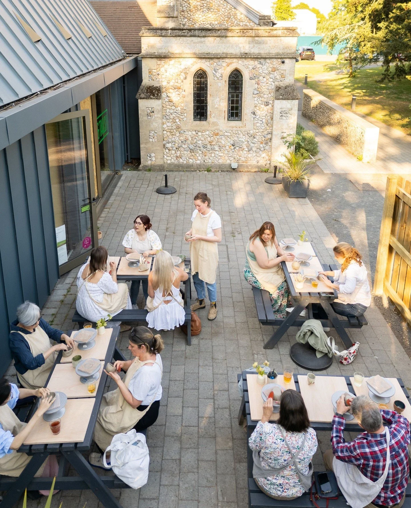 Summer vibes are calling&hellip; and we can&rsquo;t wait to take Pinch Pot Saturdays back outdoors ☀️👐⁠
⁠
There&rsquo;s something extra special about shaping clay in the fresh air - warm light, slower afternoons, hands in earth, no rush. Just creati