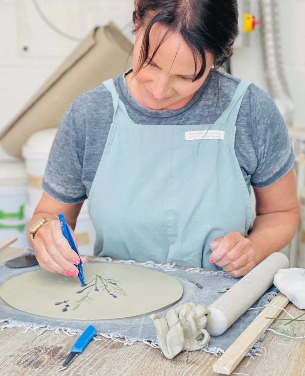 Well&hellip; that was quick! 🌿⁠
⁠
Our Botanical Flower Print Platters Workshop completely sold out by March - so due to popular demand, we&rsquo;re adding a second date. ✨⁠
⁠
In this calm, creative workshop you&rsquo;ll create a set of two hand-buil