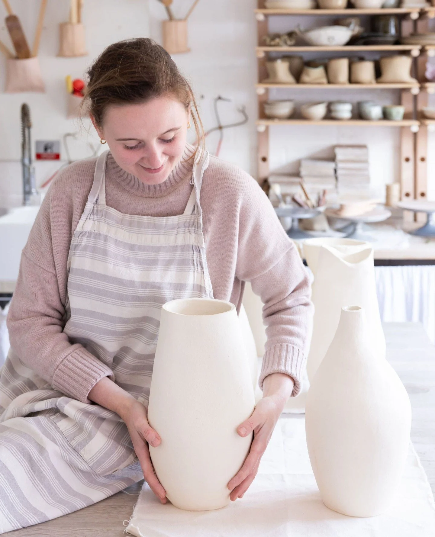 Slow, sculptural, intuitive clay work&hellip; ✨⁠
⁠
This July, Sian's popular 2-day immersive workshop is returning to Chisel Pottery, exploring the art of freeform coiling.⁠
⁠
Over two relaxed, creative days, you&rsquo;ll build a large sculptural coi