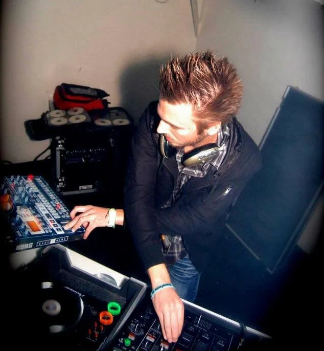 GARRETT JONES LIVE .jpg